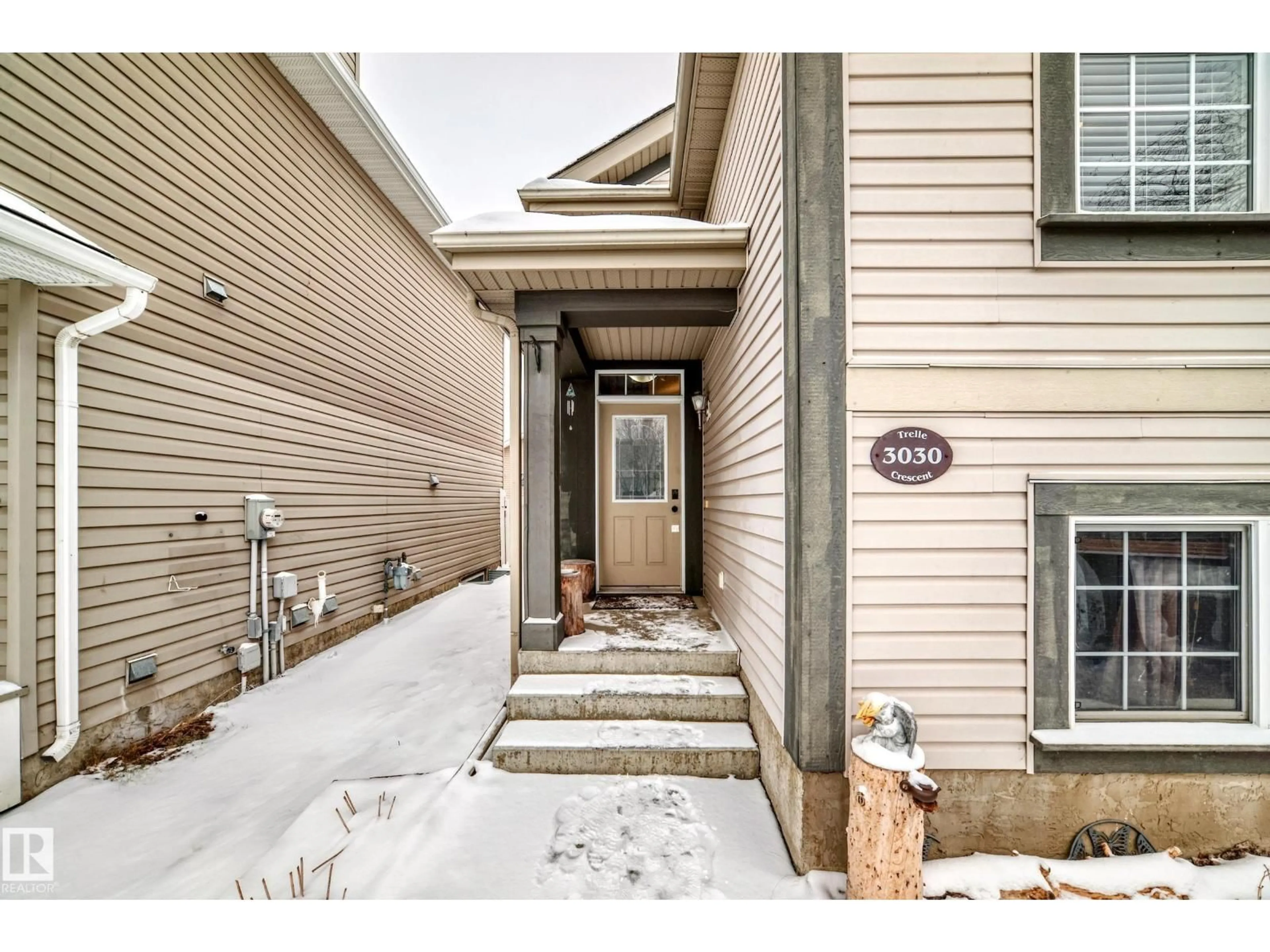 Indoor entryway for 3030 TRELLE CR, Edmonton Alberta T6R3M8