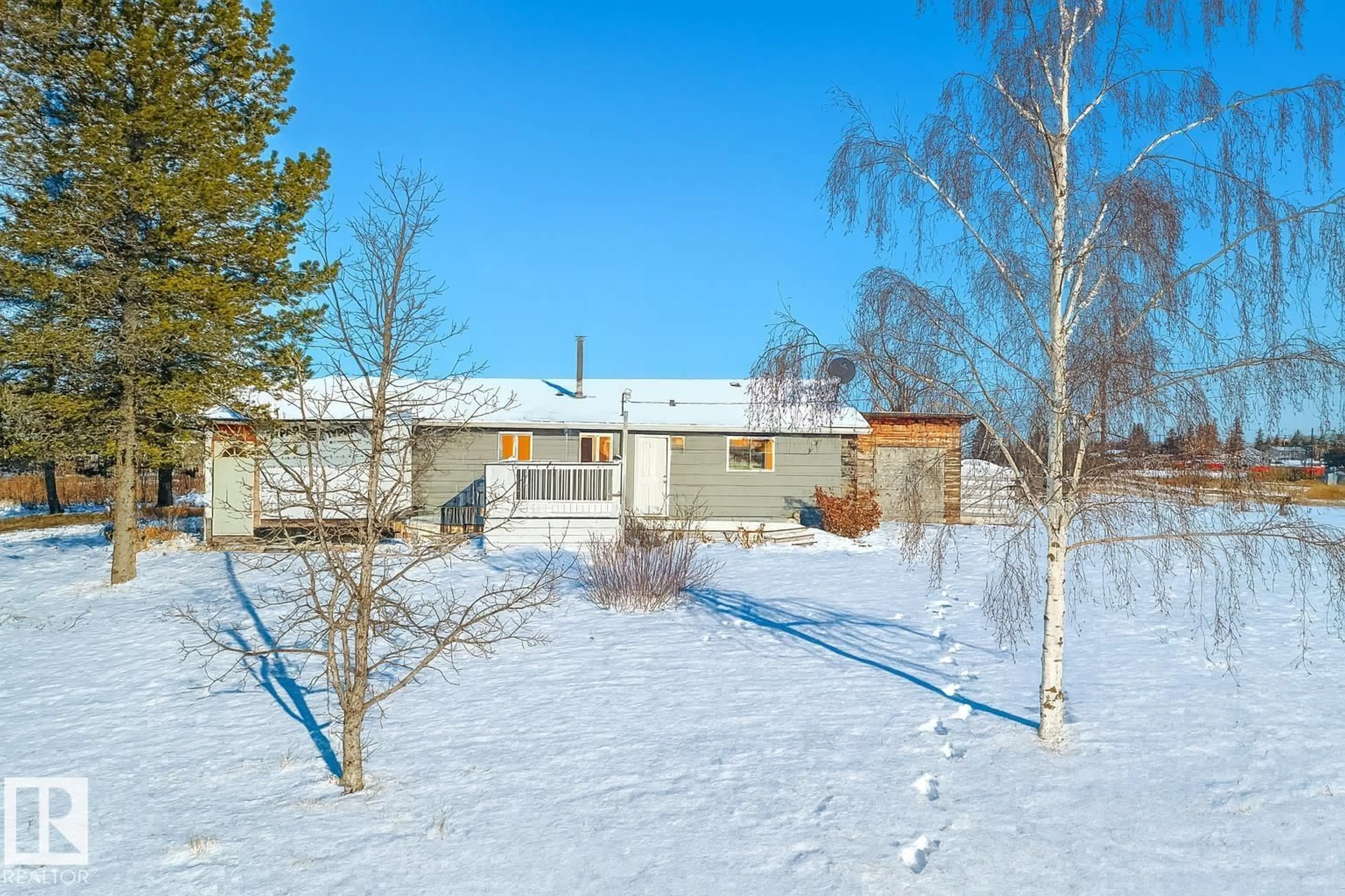 A pic from outside/outdoor area/front of a property/back of a property/a pic from drone, street for 4715 49 AV, Ranfurly Alberta T0B3T0