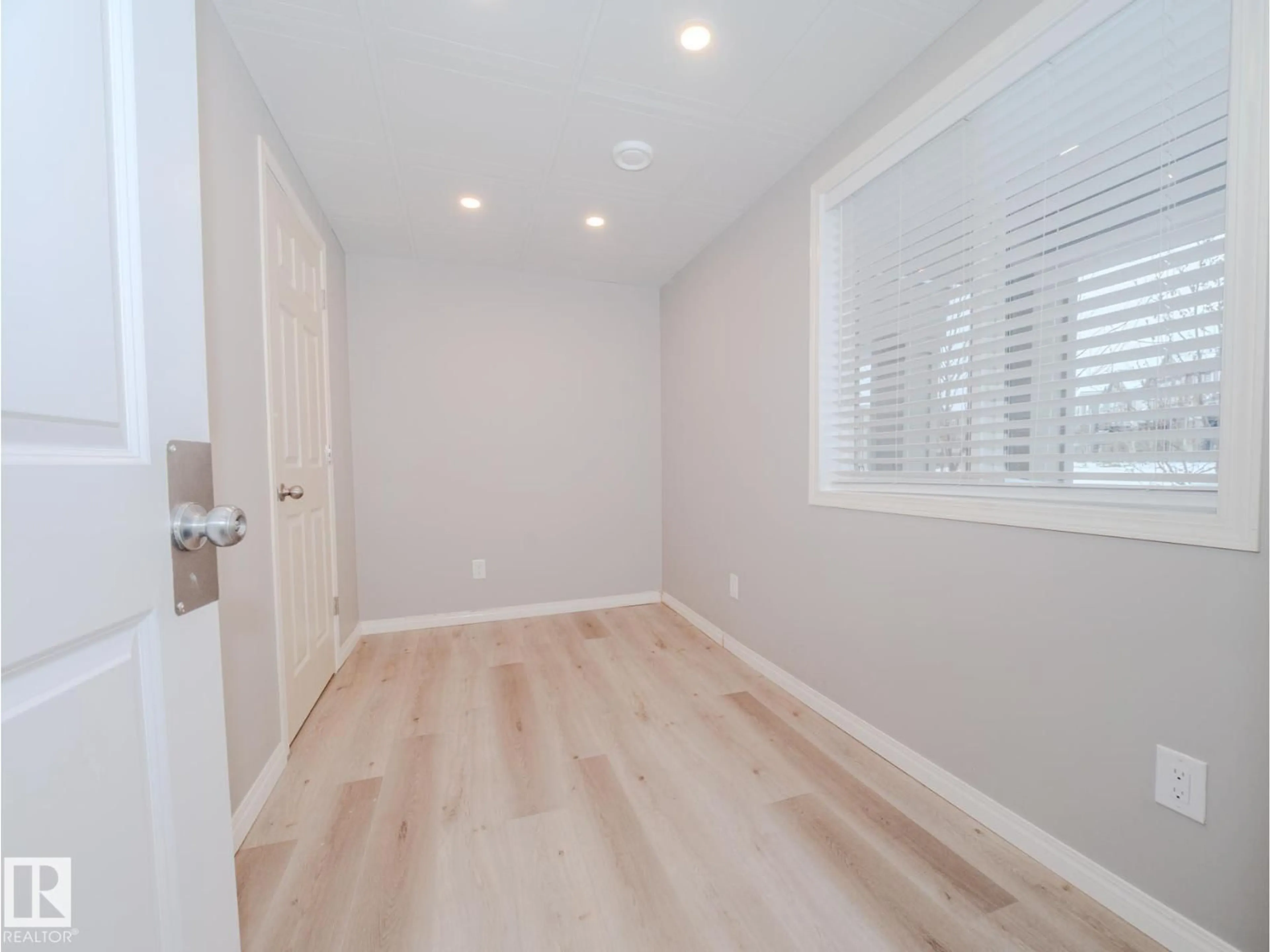 A pic of a room for 2072 - 20 WONNACOTT WY, Edmonton Alberta T6X2V7