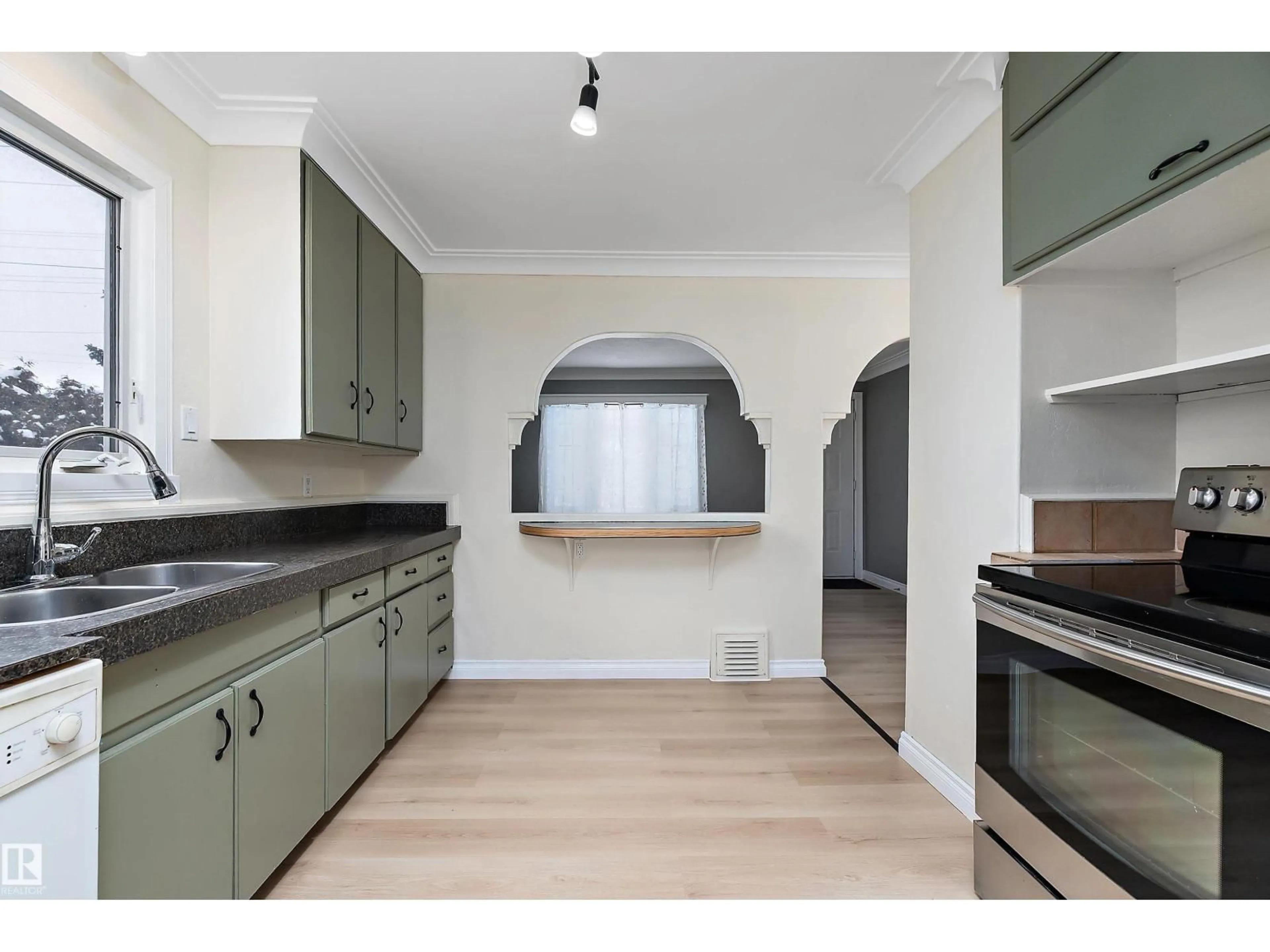 Standard kitchen, unknown for NW - 12129 50 ST, Edmonton Alberta T5W3C6