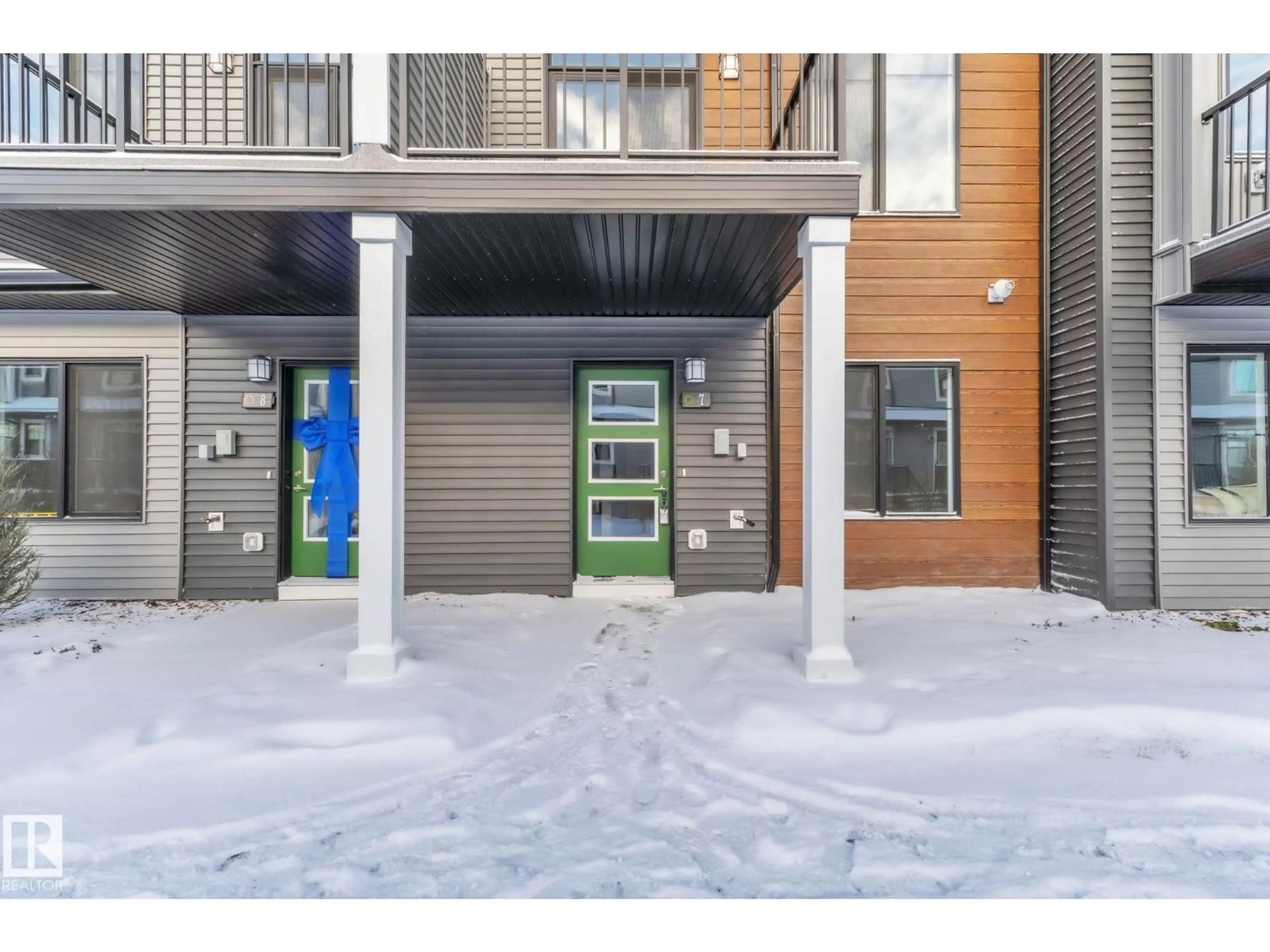 Indoor entryway for #7 - 6905 25 AV, Edmonton Alberta T6X3B7
