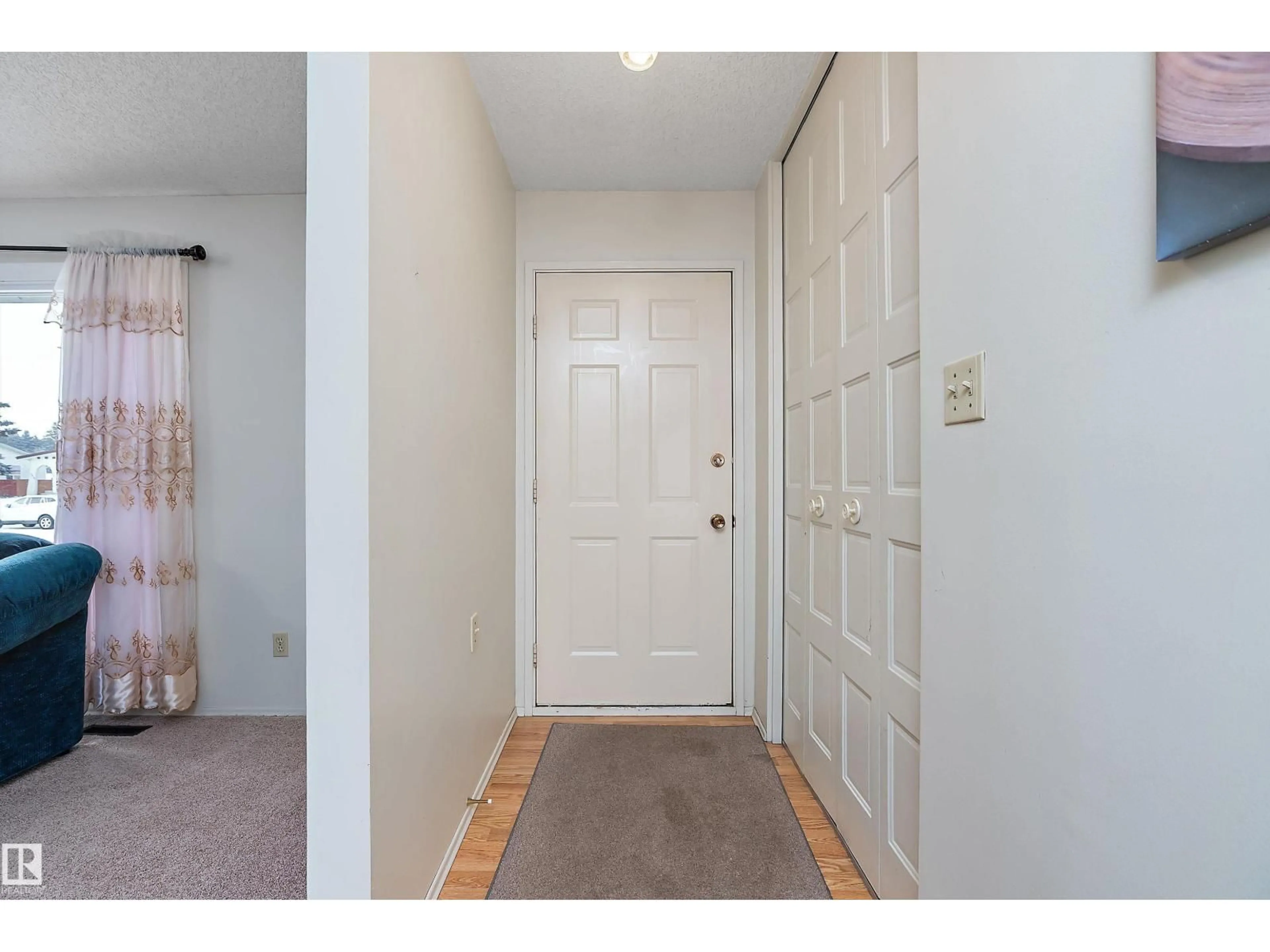 Indoor entryway for 5625 55A ST, Wetaskiwin Alberta T9A2A8