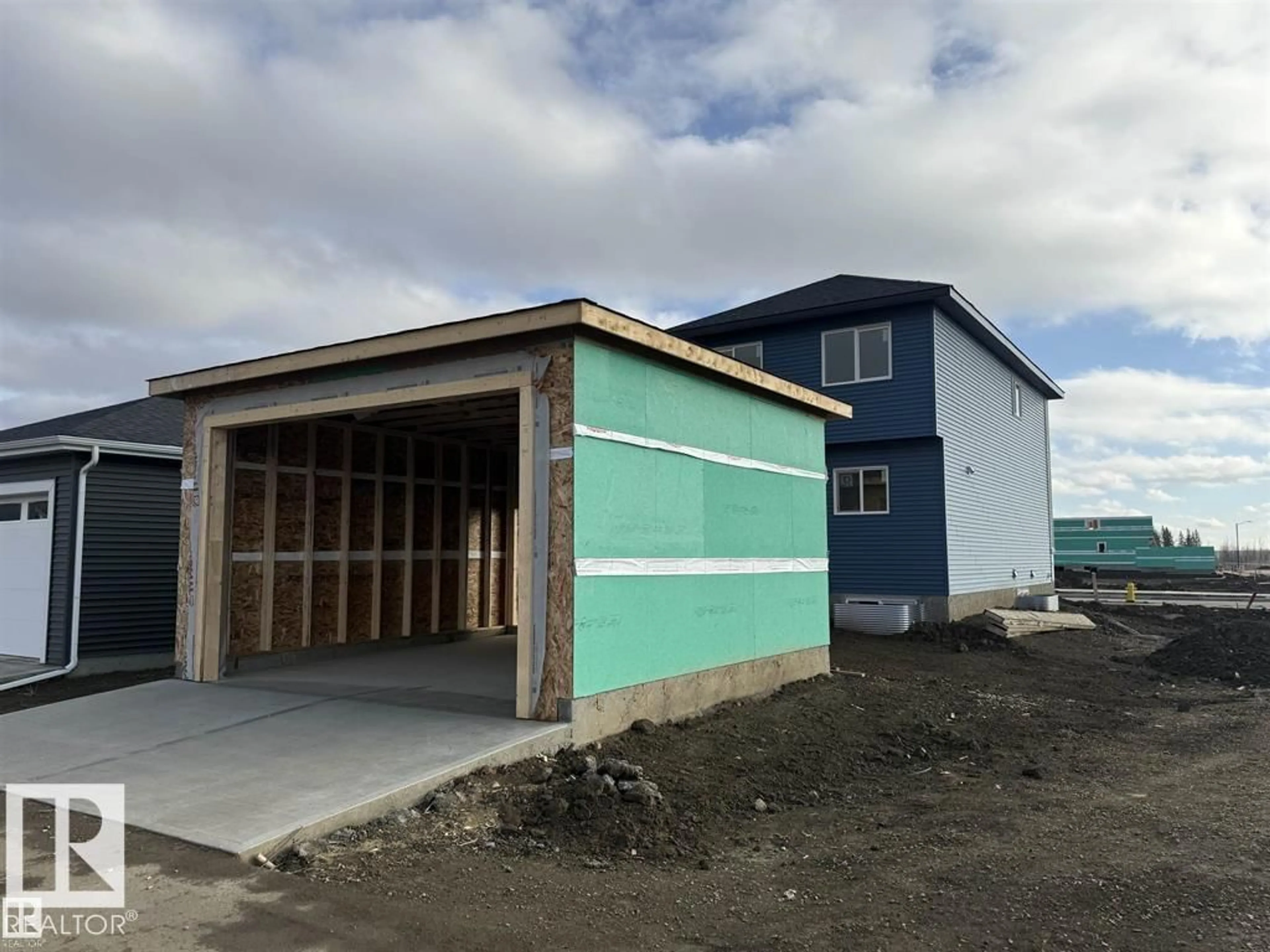 Indoor garage for 43 ROSA CR, St. Albert Alberta T8N8B7