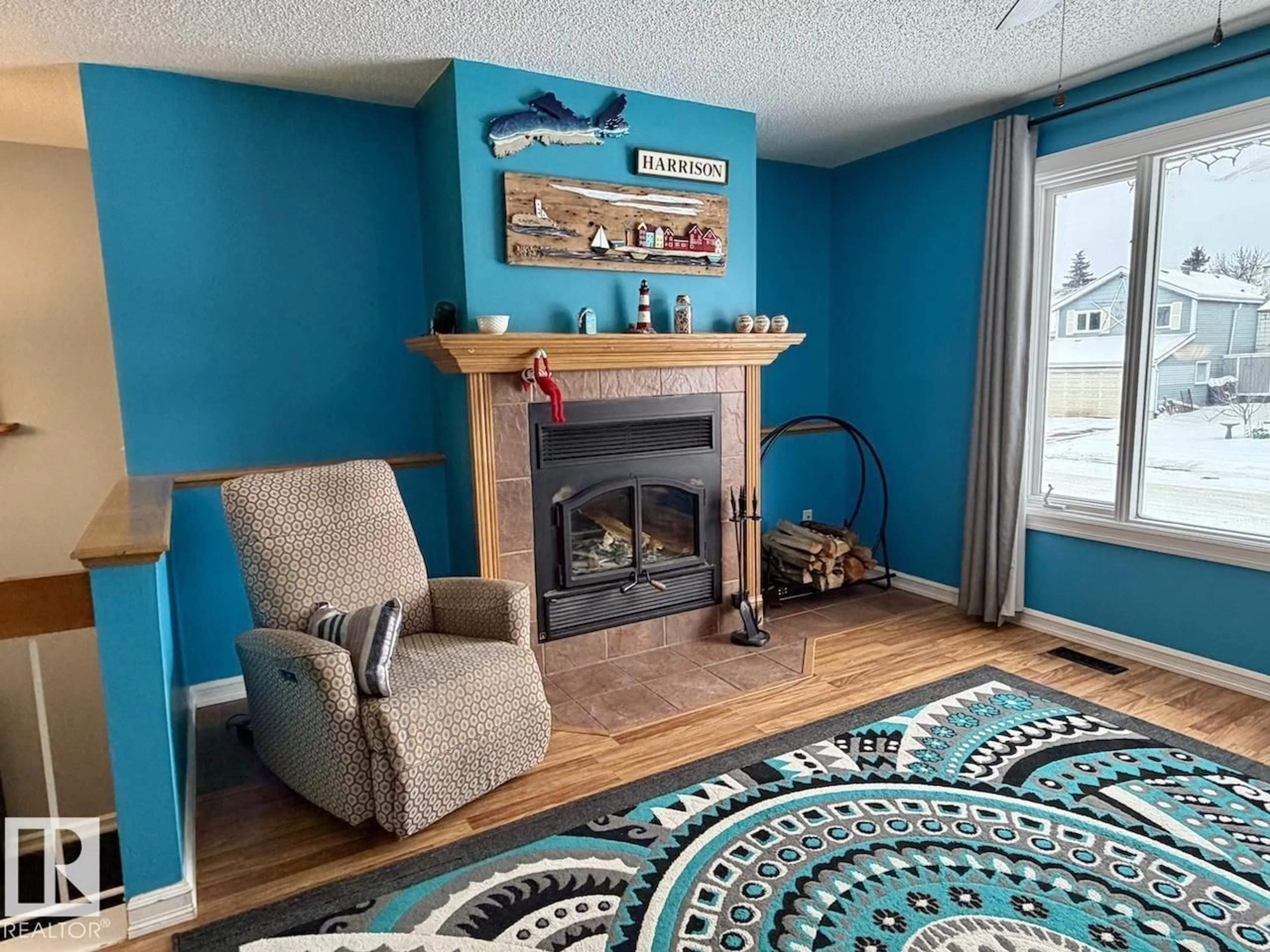 Living room with furniture, carpet floor for NW - 1307 36 ST, Edmonton Alberta T6L3G6