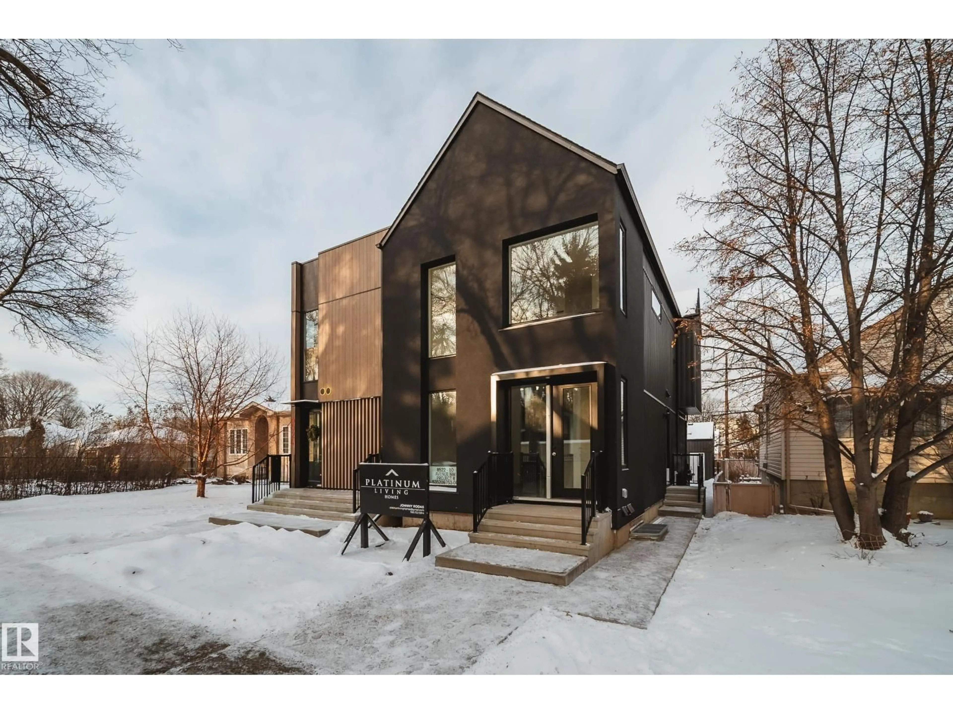 Home with brick exterior material, street for 8522 80 AV, Edmonton Alberta T6C0W3