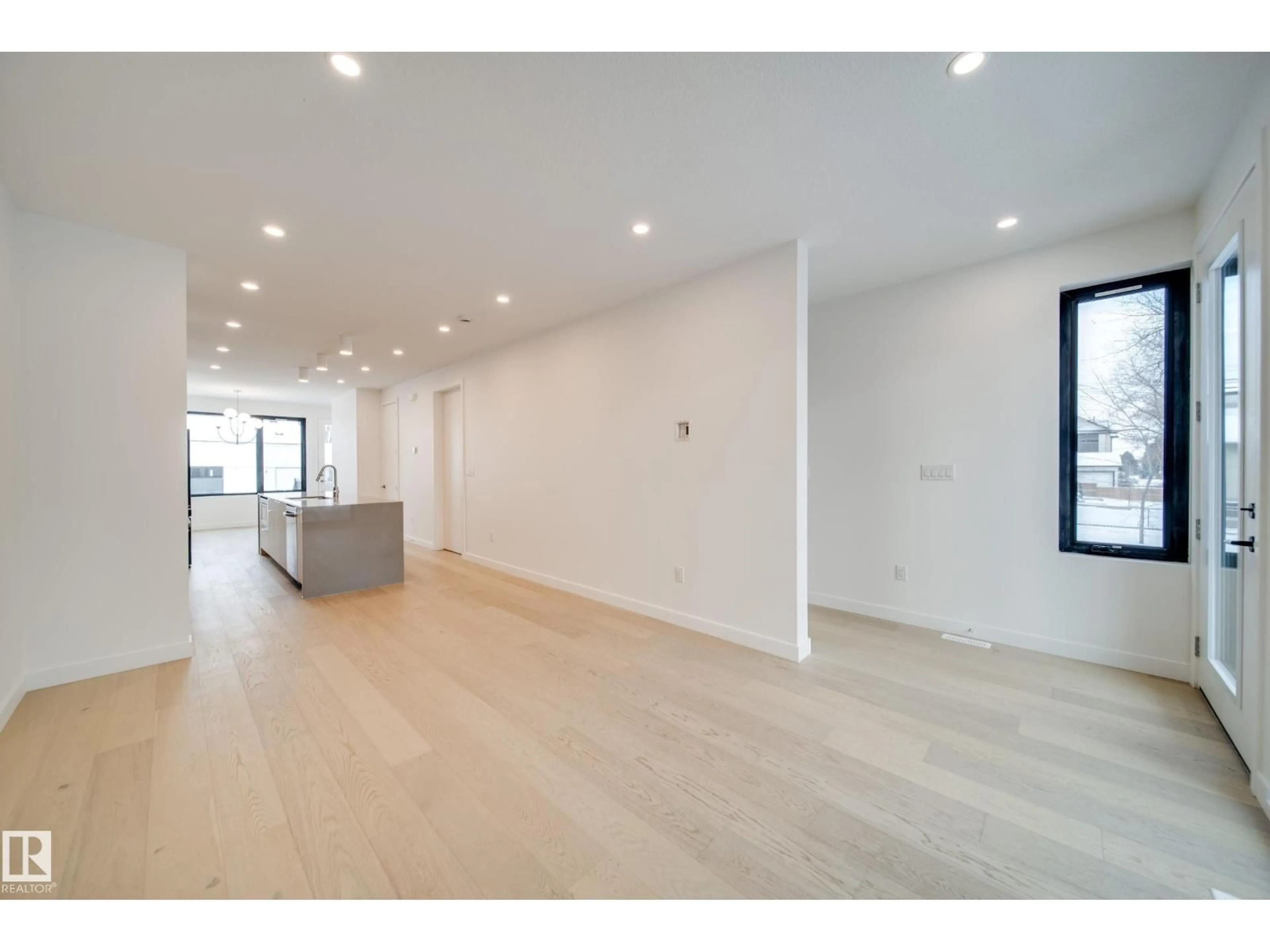 Unknown for 8522 80 AV, Edmonton Alberta T6C0W3