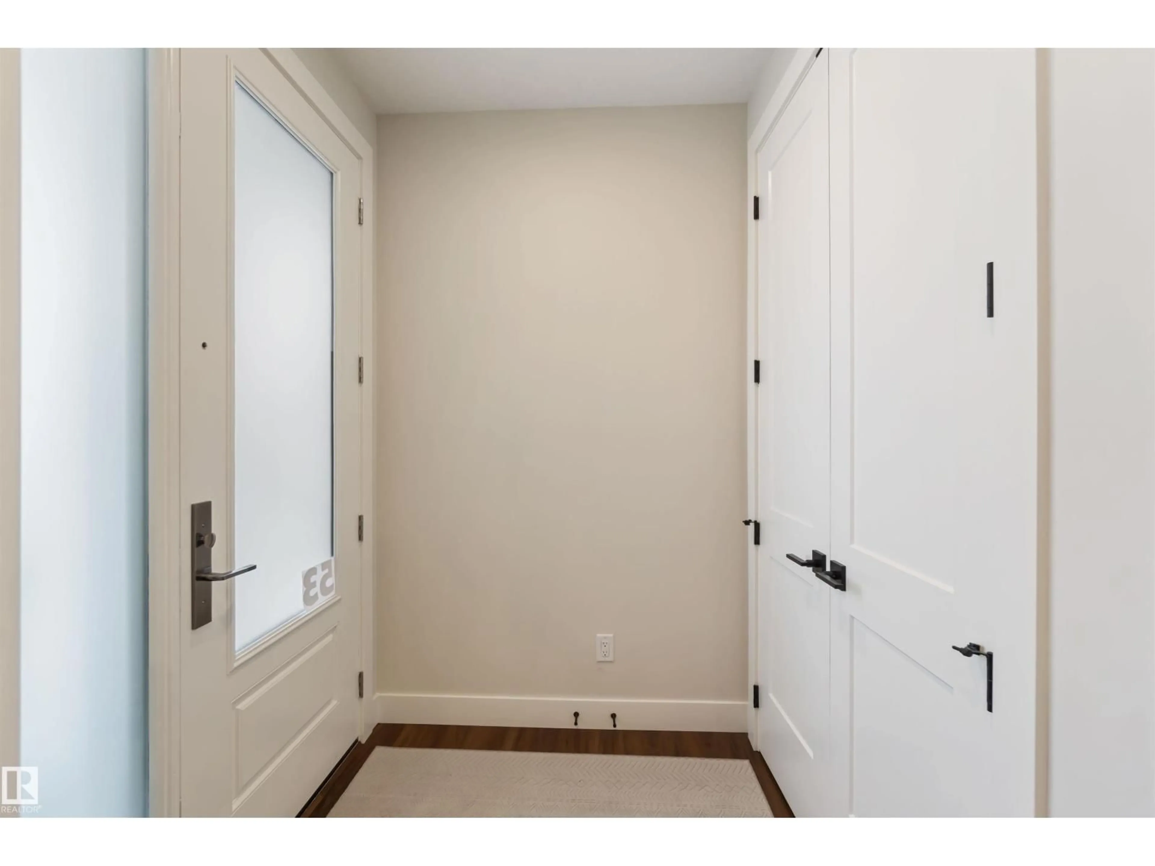 Indoor entryway for 53 DEER MEADOW CR, Fort Saskatchewan Alberta T8L1Y4