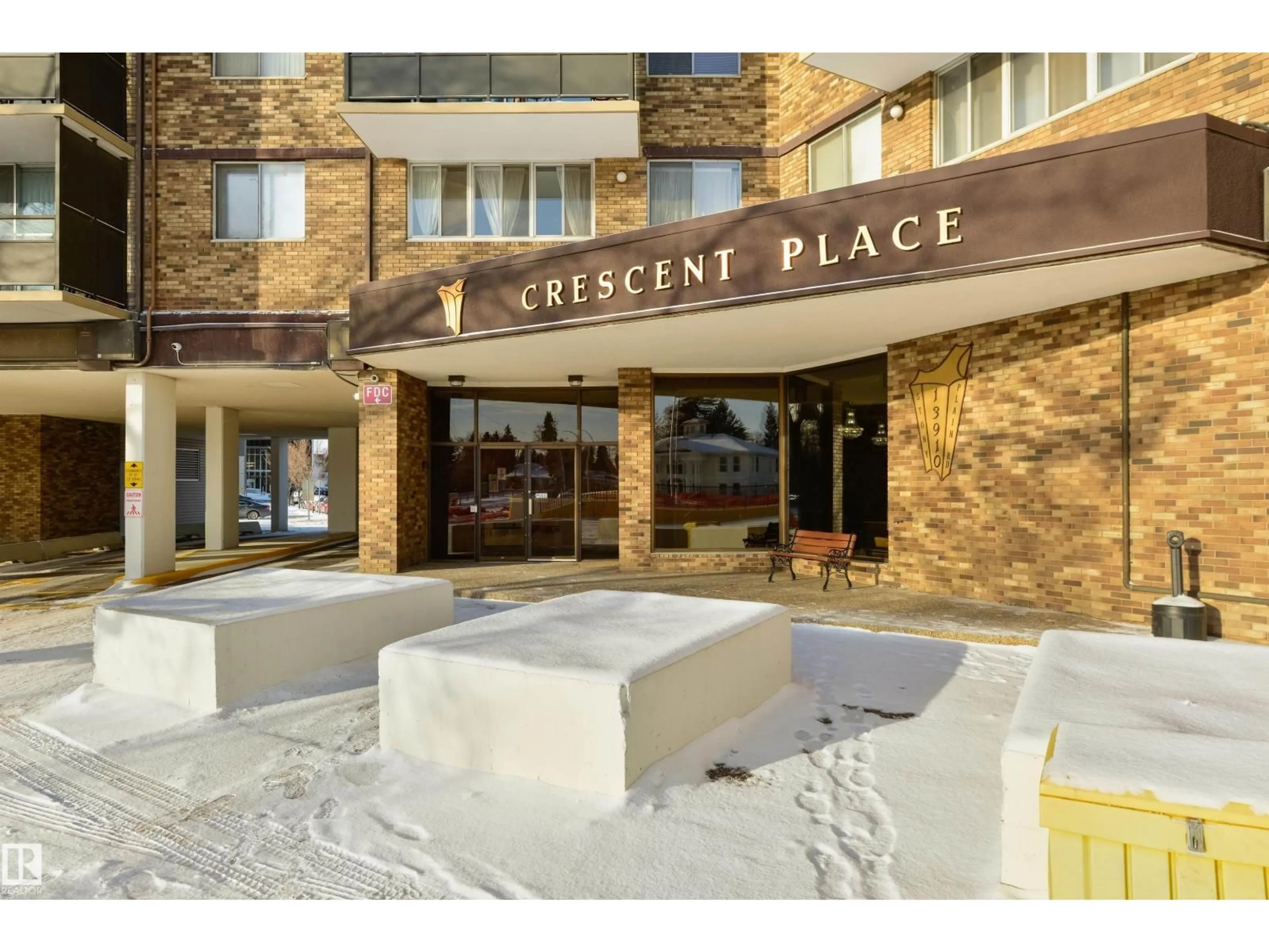 Lobby for 601 STONY PLAIN RD, Edmonton Alberta T5N3R2