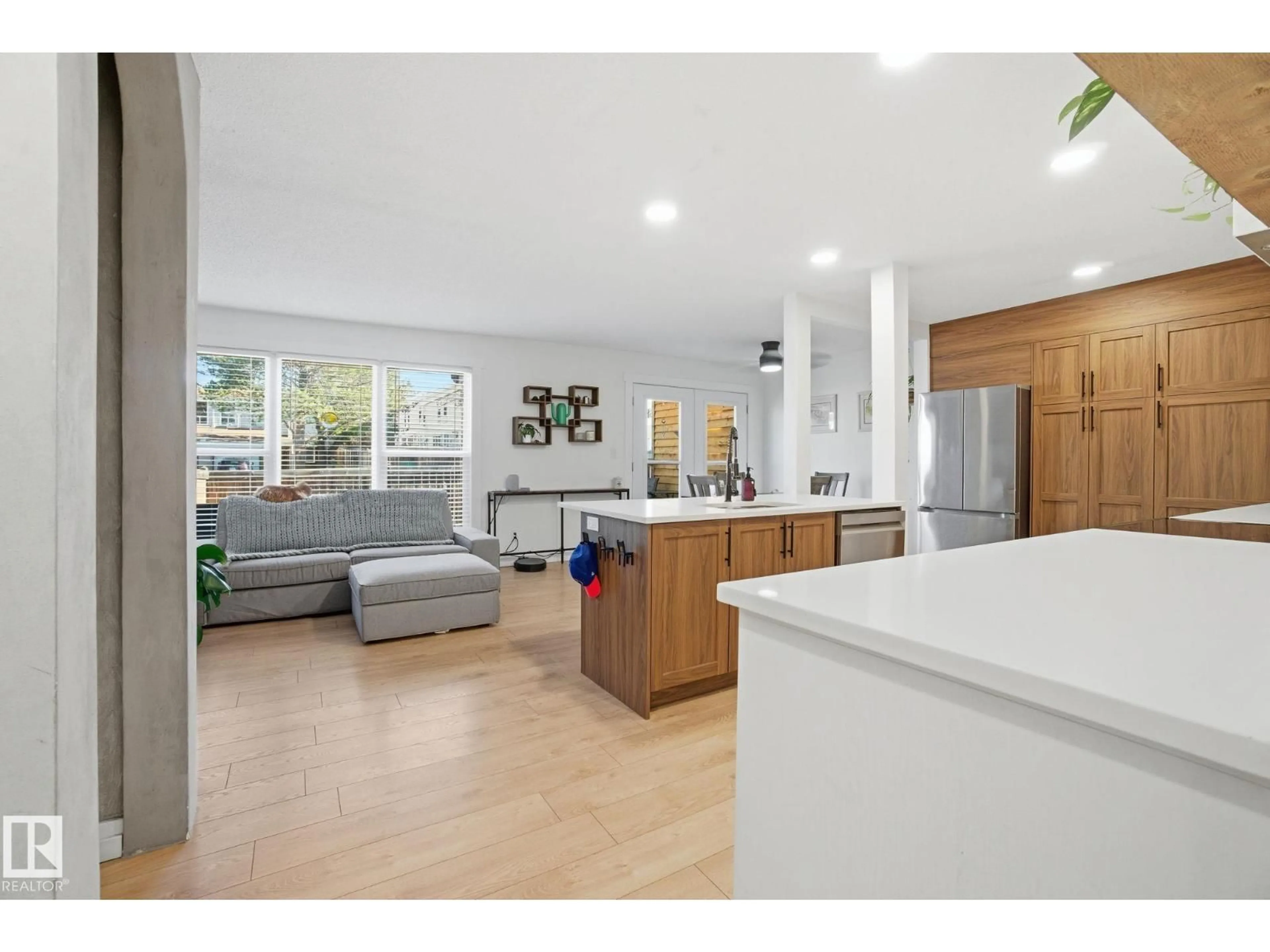 Open concept kitchen, unknown for 272 GRANDIN VG, St. Albert Alberta T8N2R6