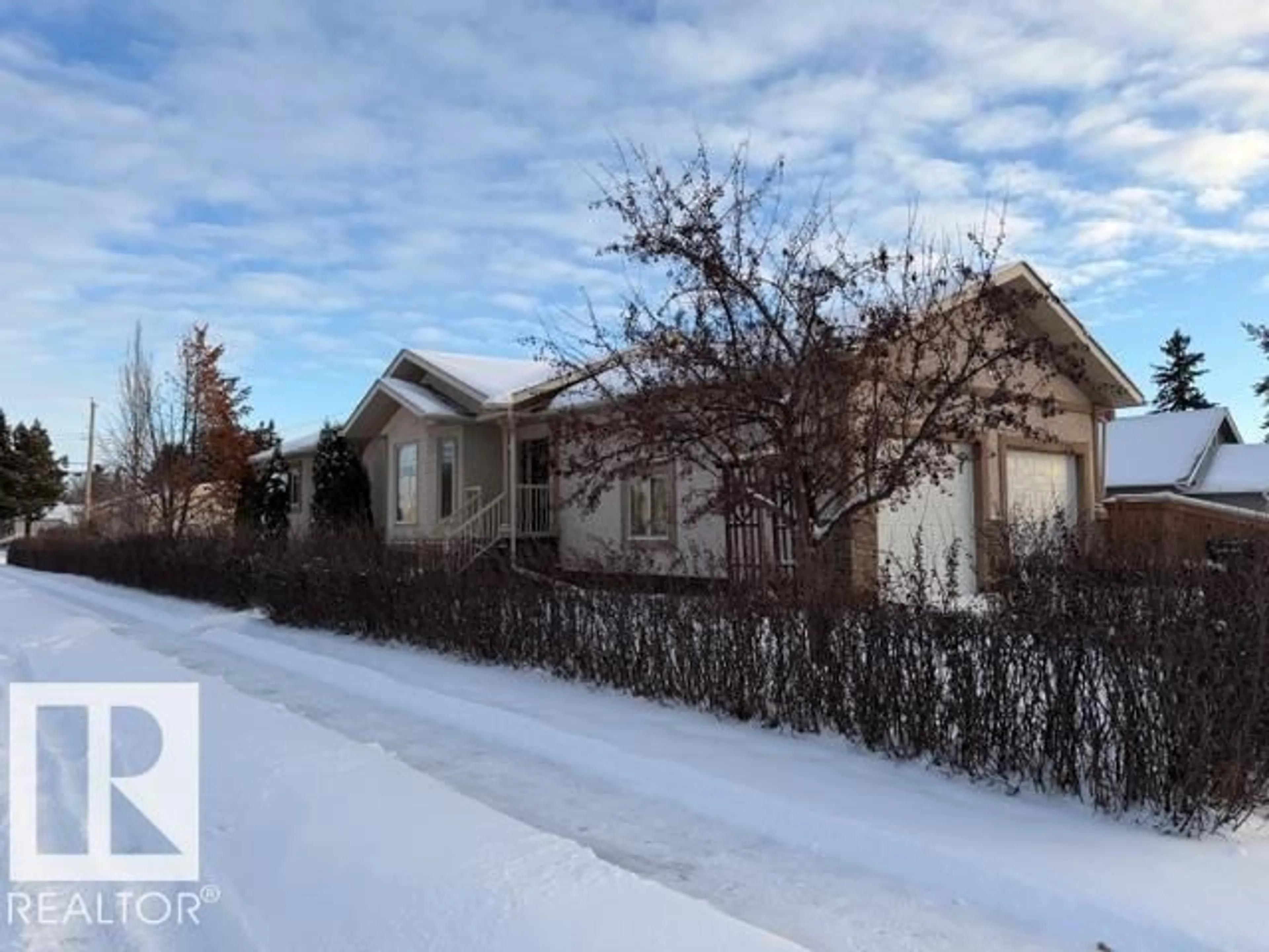 Unknown for 5125 48 ST, Barrhead Alberta T7N1H2