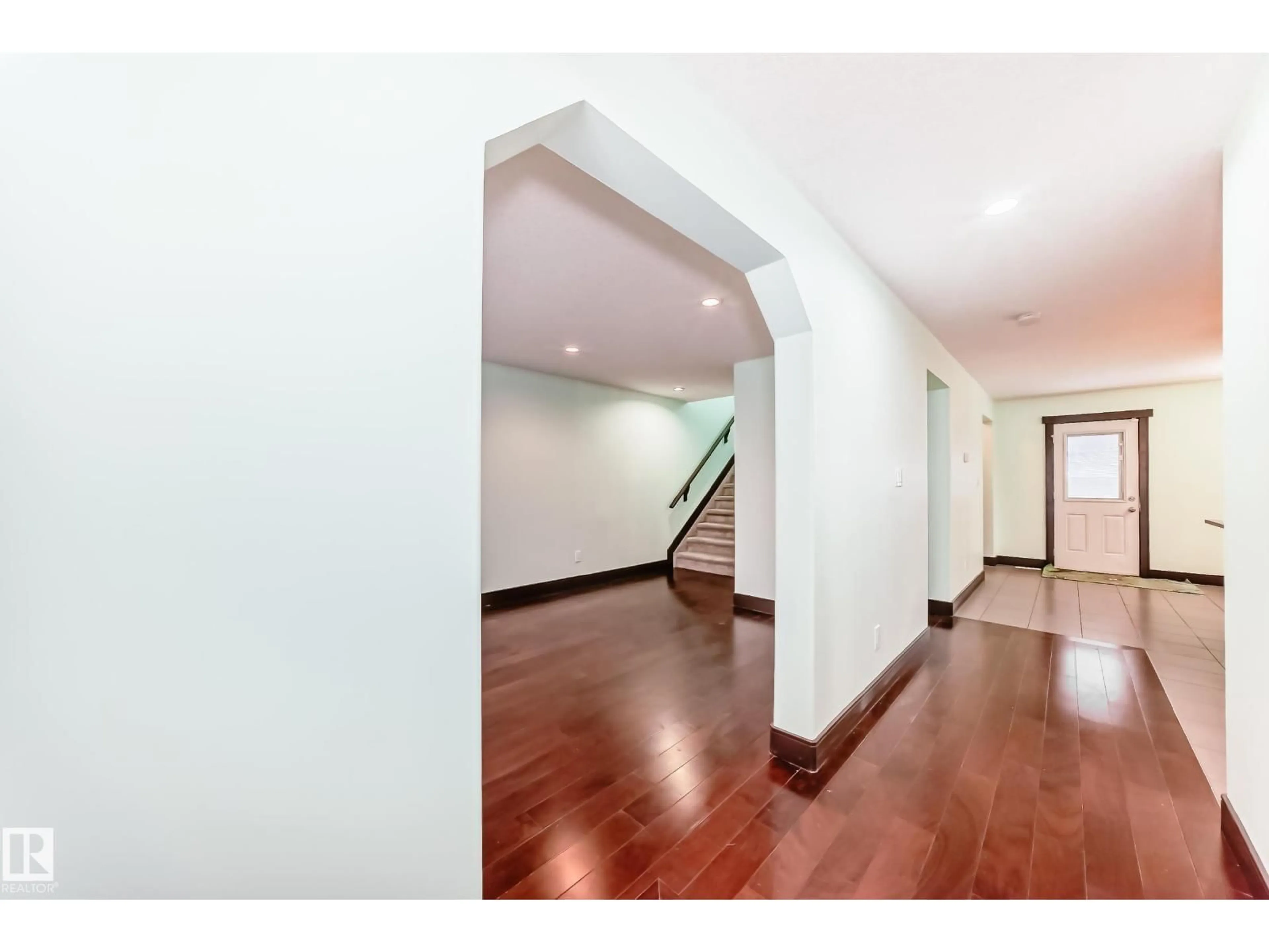 Indoor foyer for 12910 128 ST, Edmonton Alberta T5L1E5