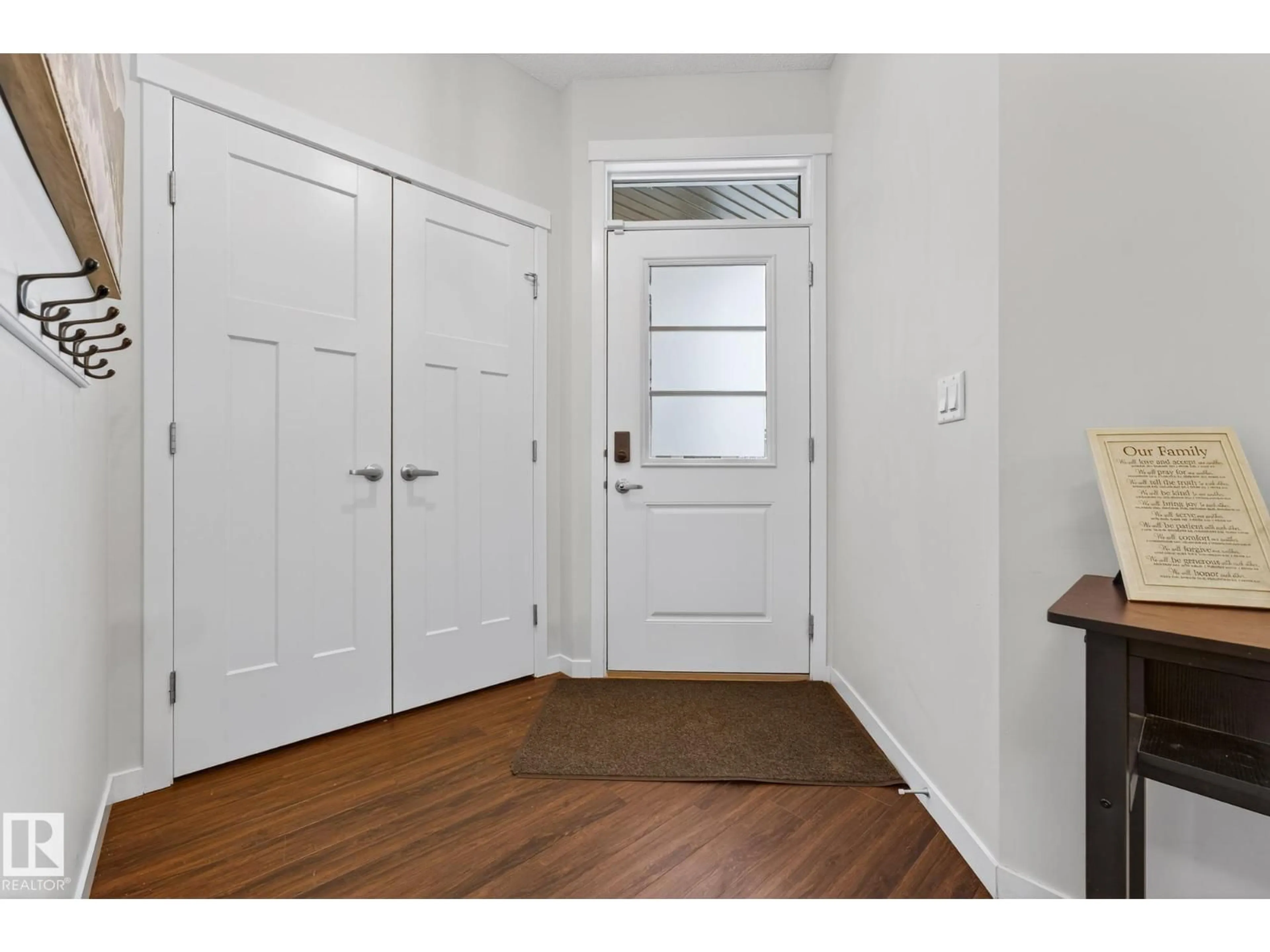 Indoor entryway for 1365 WESTERRA DR, Stony Plain Alberta T7Z0K7