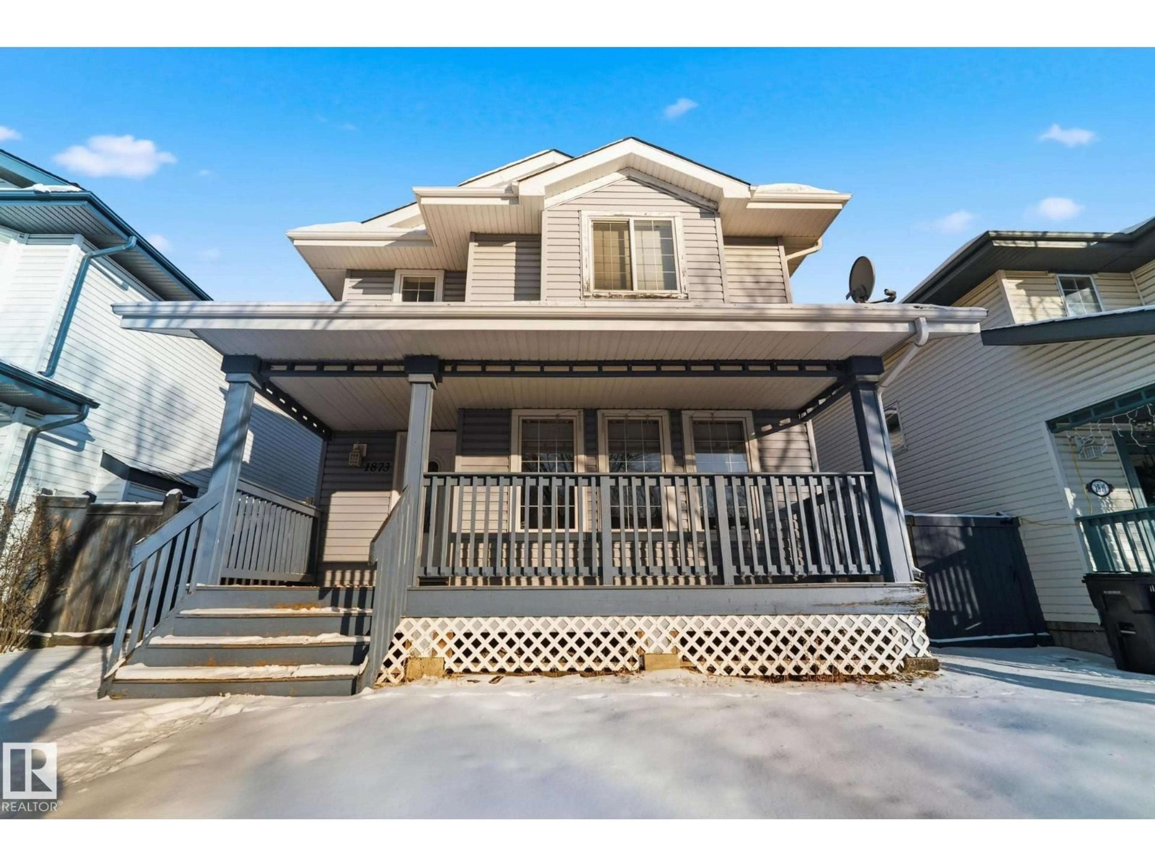 Home with vinyl exterior material, street for 1873 TOWNE CENTRE BV, Edmonton Alberta T6R3J6