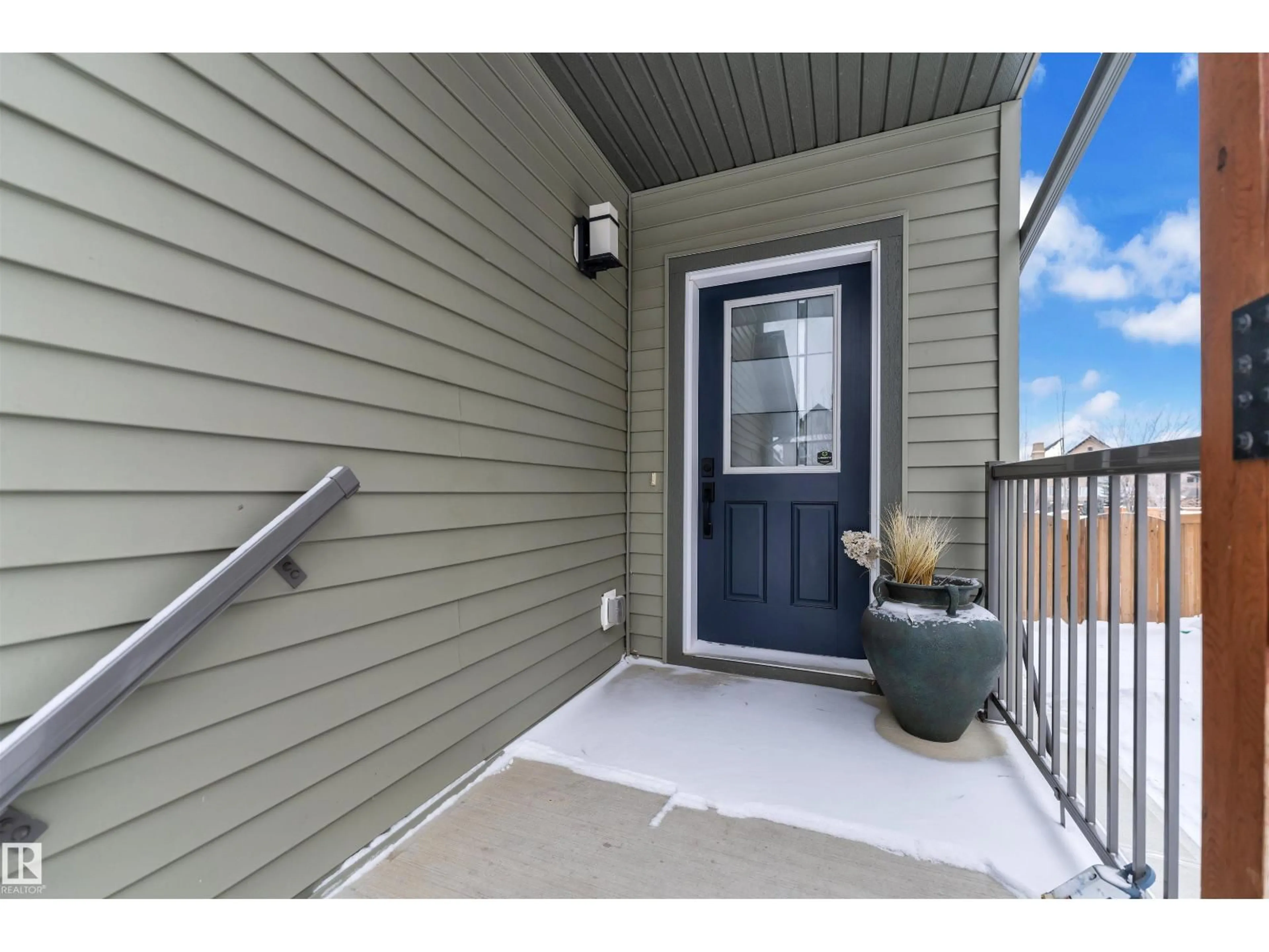 Indoor entryway for 3608 PARKER CL, Edmonton Alberta T6W3A9