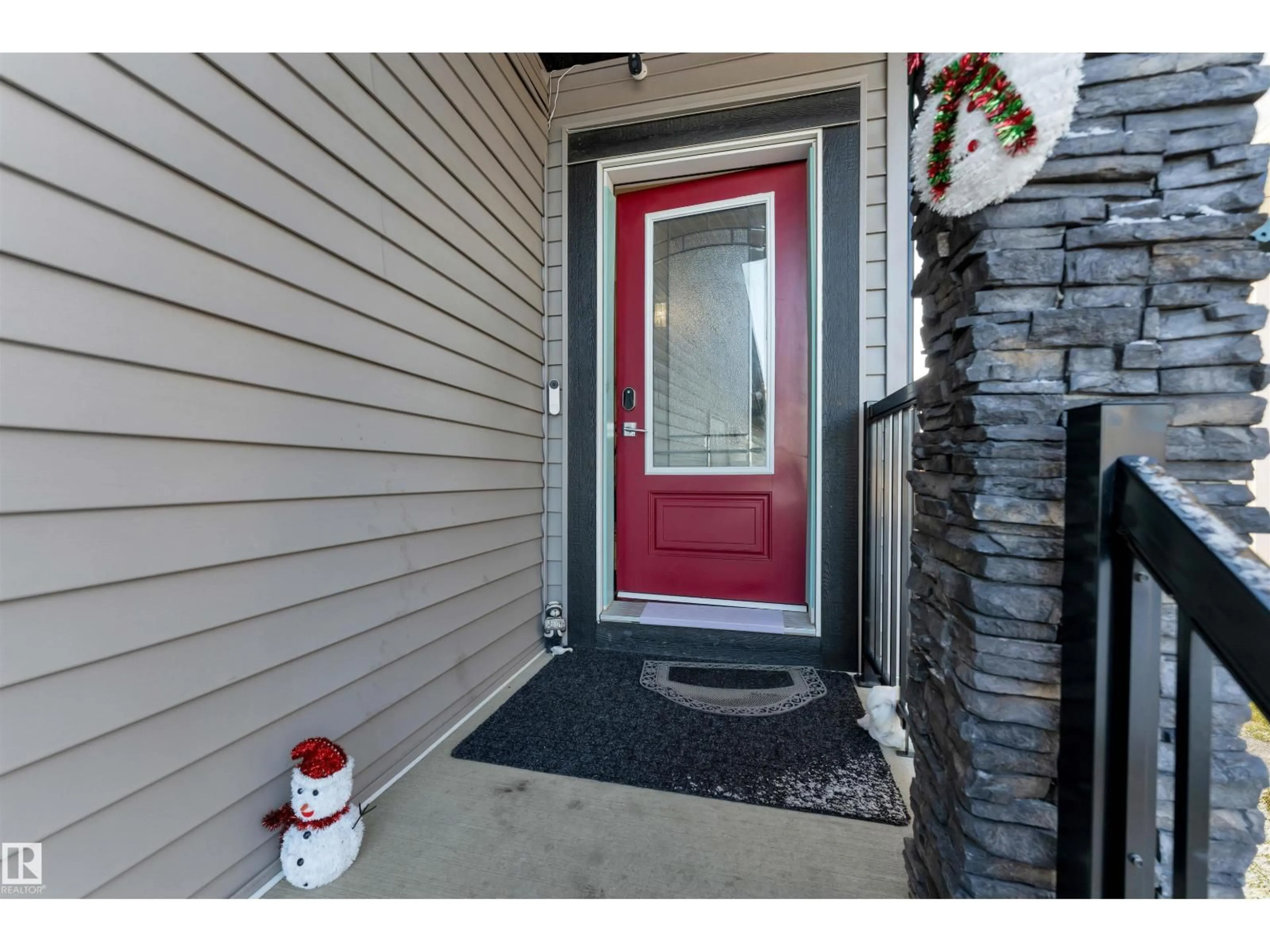 Indoor entryway for NW - 1315 20 ST, Edmonton Alberta T6T2R8