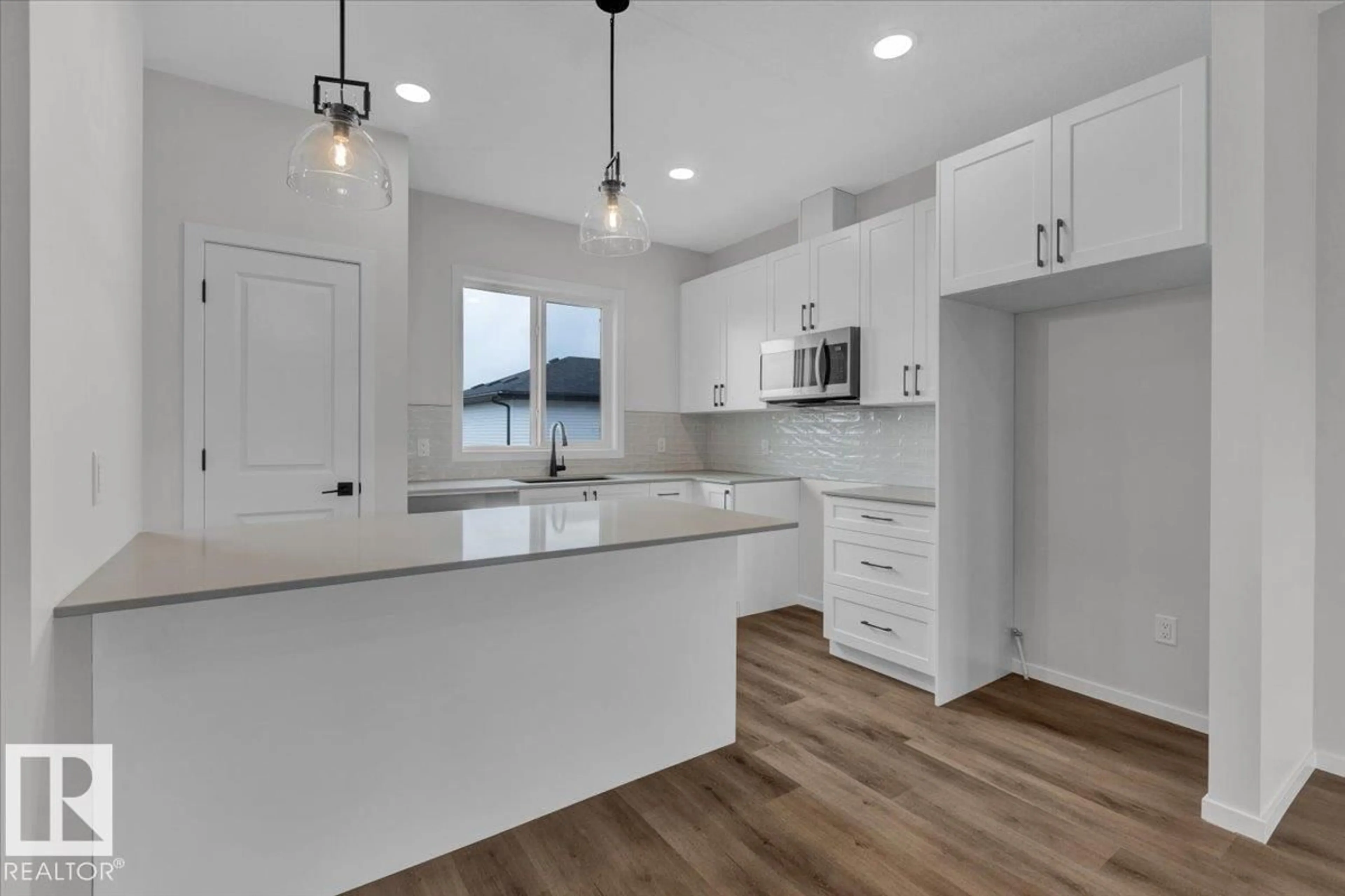 Open concept kitchen, unknown for 25 FICUS WY, Fort Saskatchewan Alberta T8L0Z6