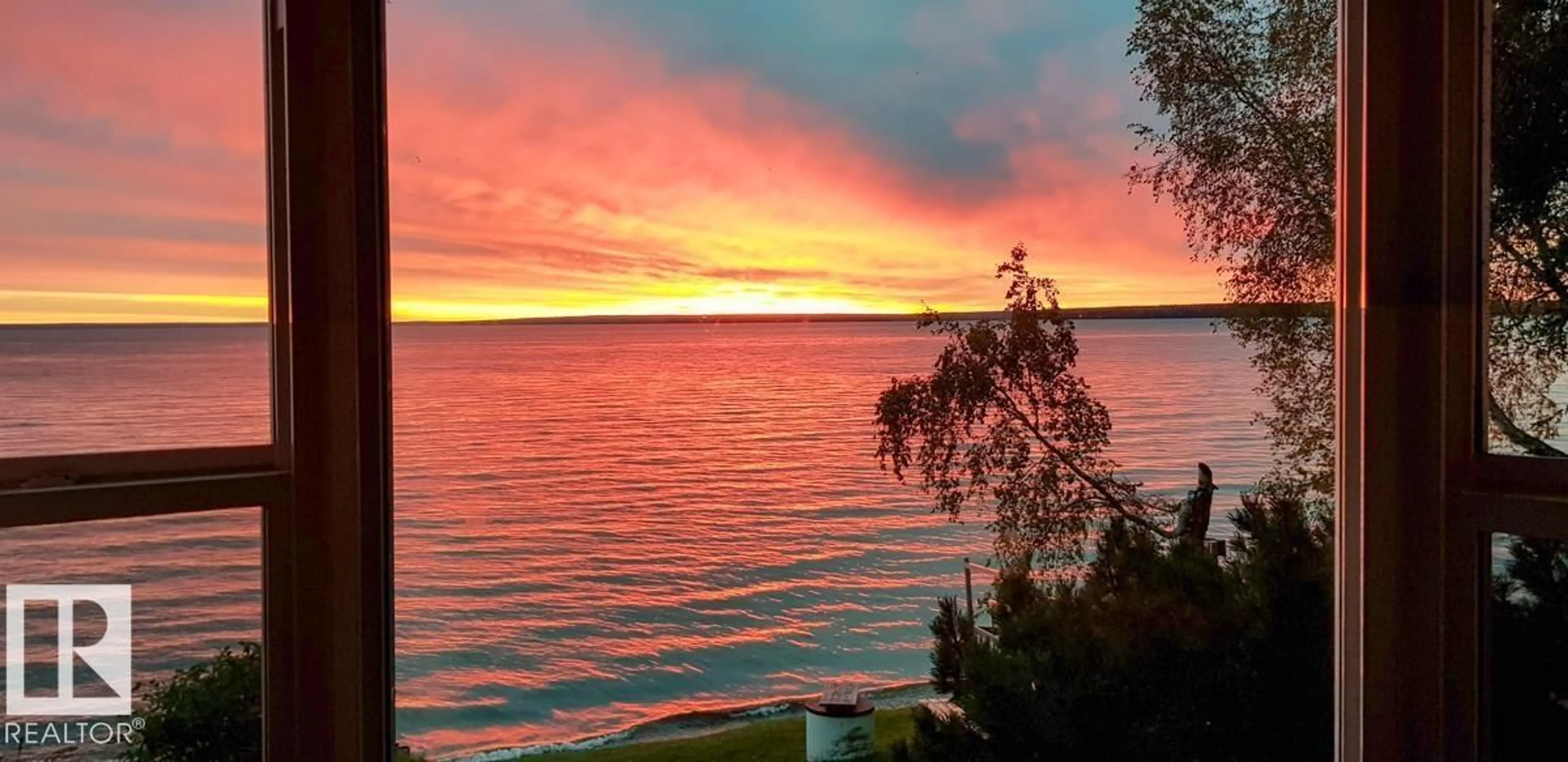 Blurry image for 1006 28 ST, Cold Lake Alberta T9M1G2