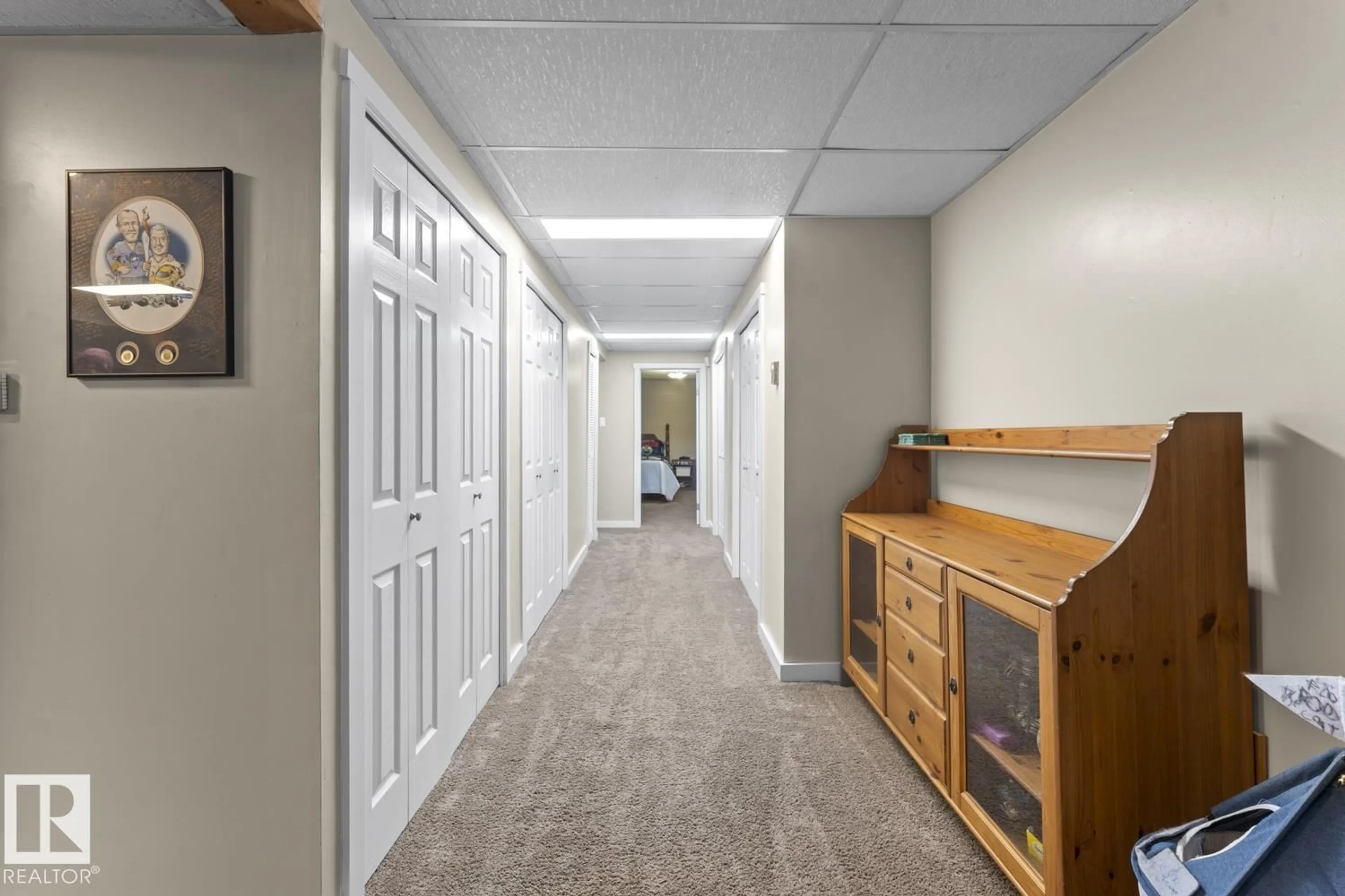 Indoor foyer for 1006 28 ST, Cold Lake Alberta T9M1G2