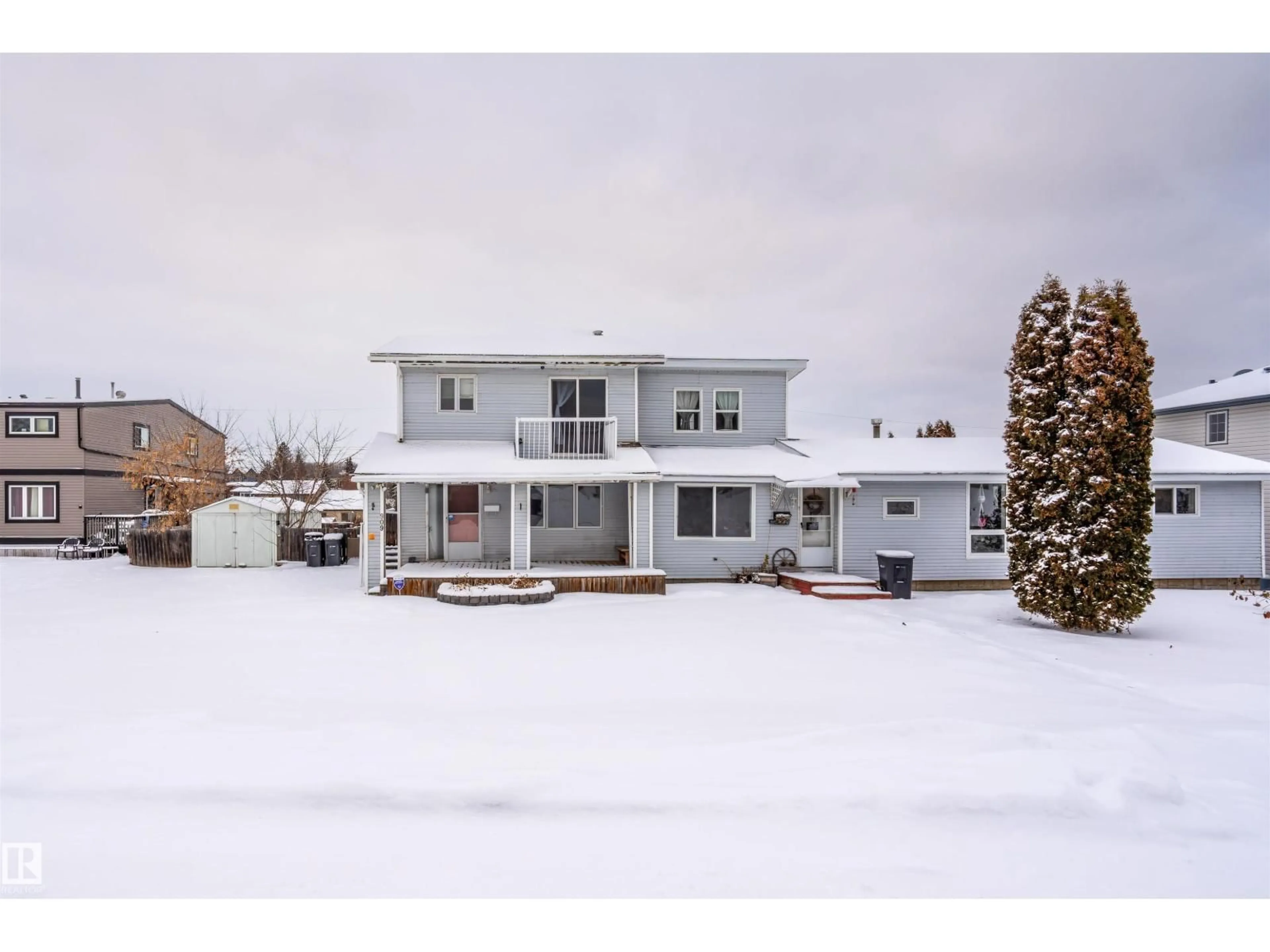 A pic from outside/outdoor area/front of a property/back of a property/a pic from drone, street for 907/909 8 ST, Cold Lake Alberta T9M1H7