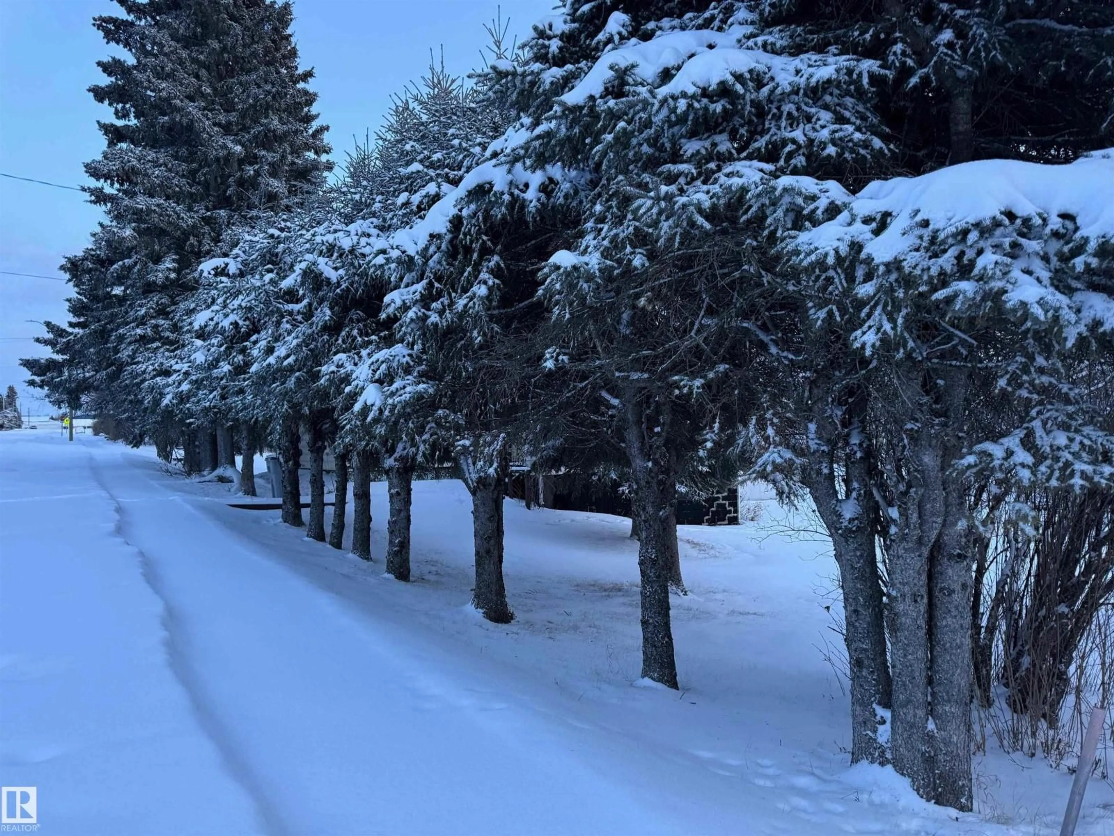 Blurry image for 301 4 AV, Winfield Alberta T0C2X0