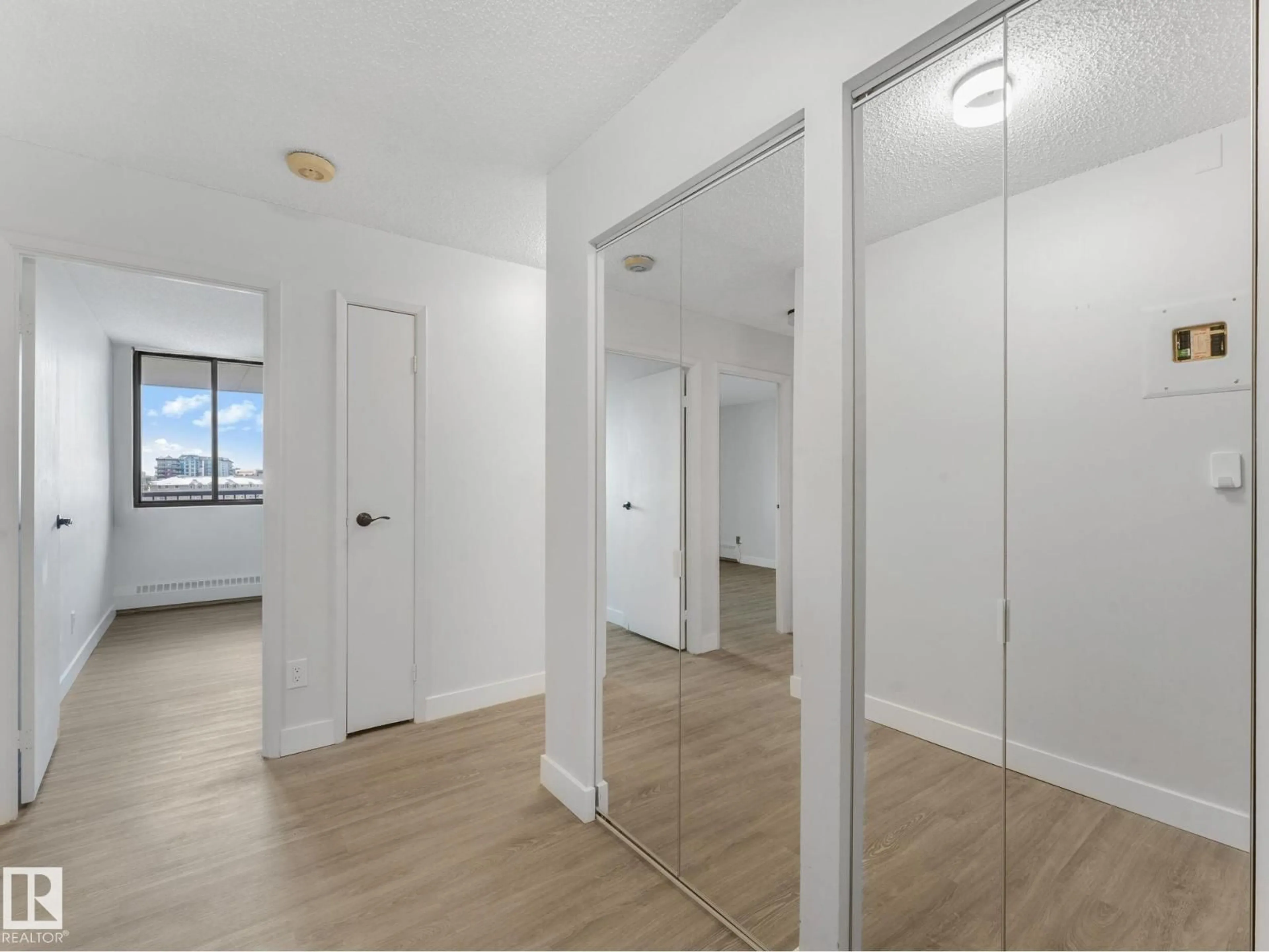 Indoor foyer for #406 - 10125 109 ST, Edmonton Alberta T5J3P1