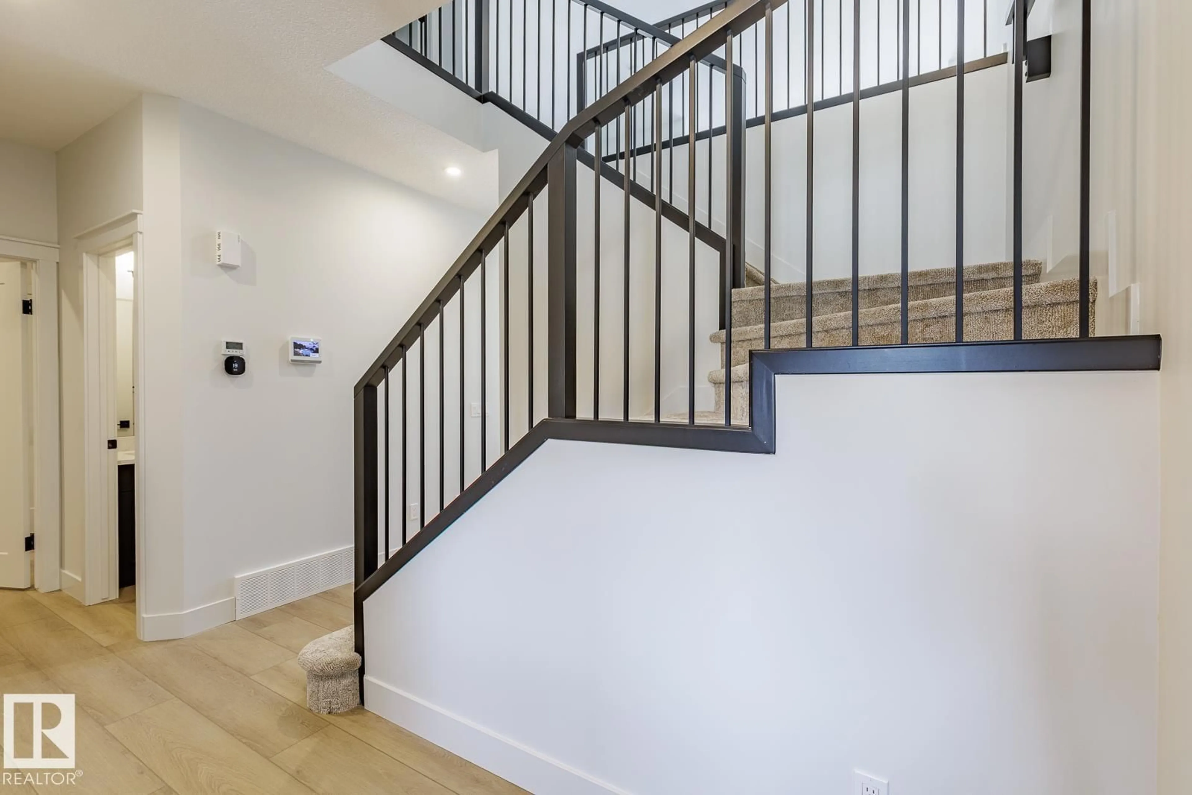 Stairs for 13047 212 ST, Edmonton Alberta T5S0T8