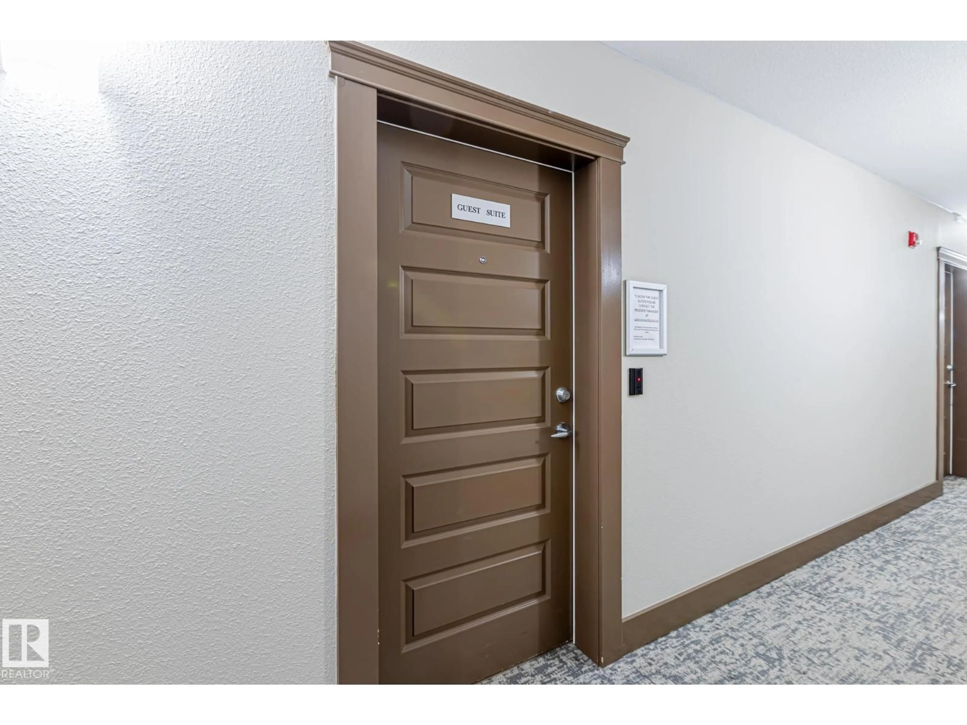 Indoor foyer for 313 - 11615 ELLERSLIE RD, Edmonton Alberta T6W0J3