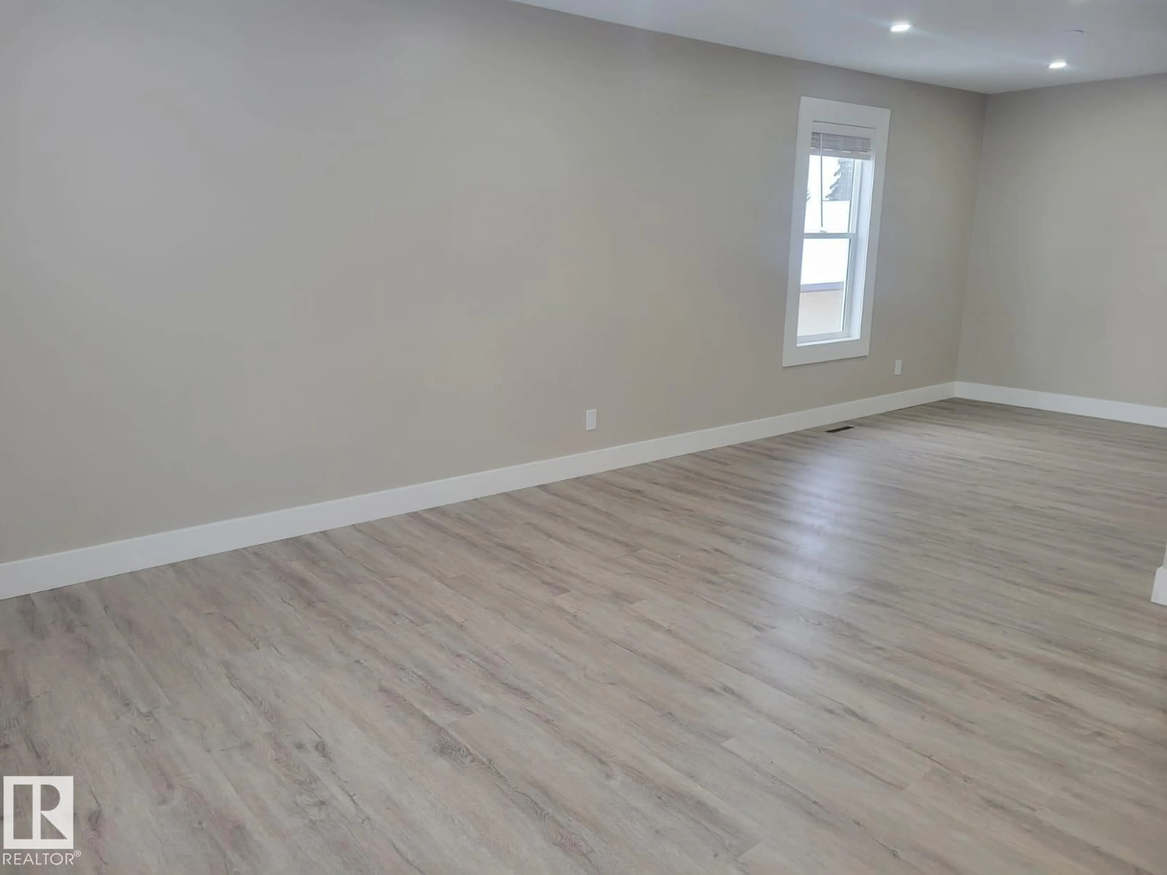 A pic of a room for NW - 15112 72 ST, Edmonton Alberta T5C0R9