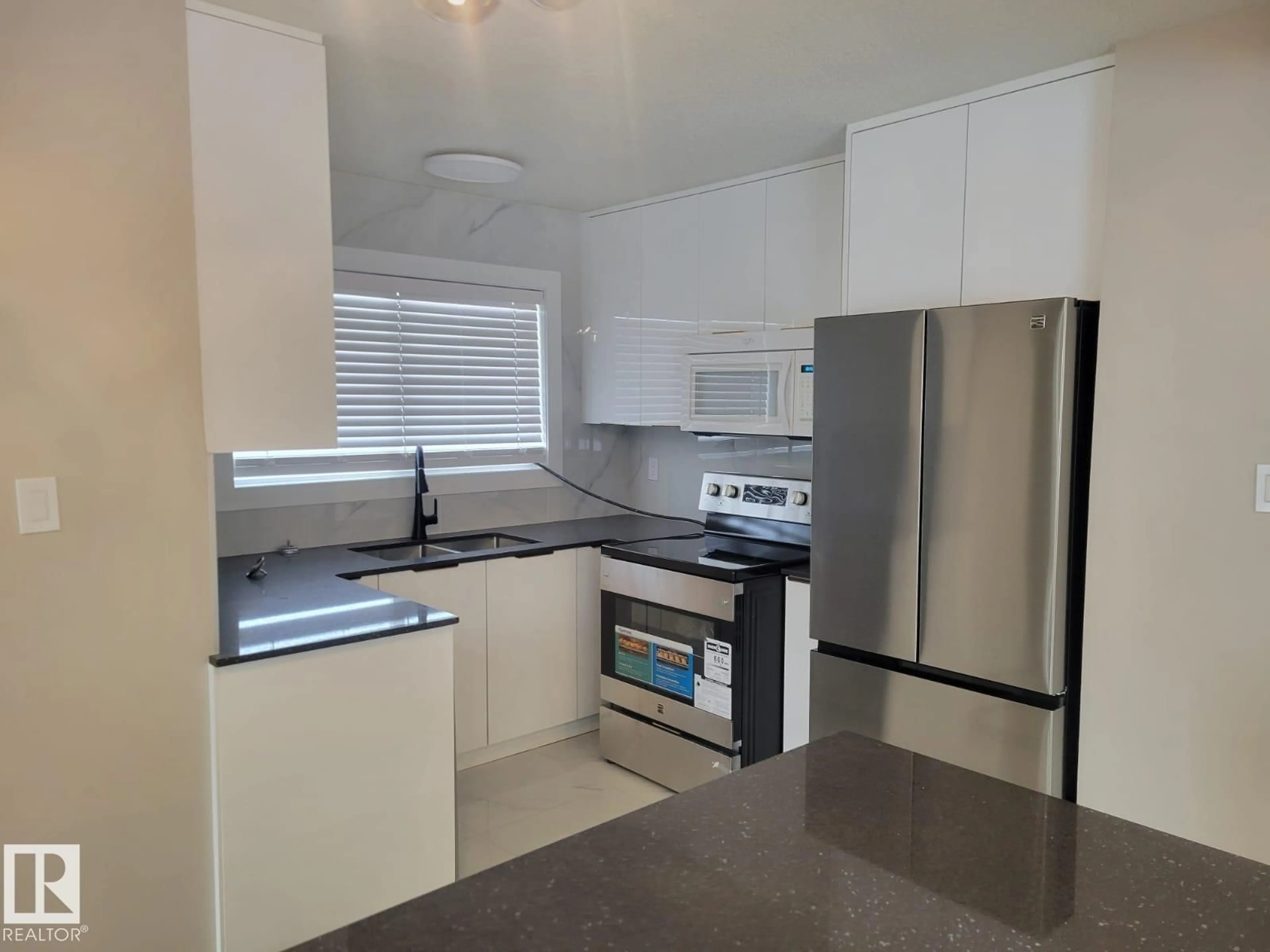 Standard kitchen, unknown for NW - 15112 72 ST, Edmonton Alberta T5C0R9