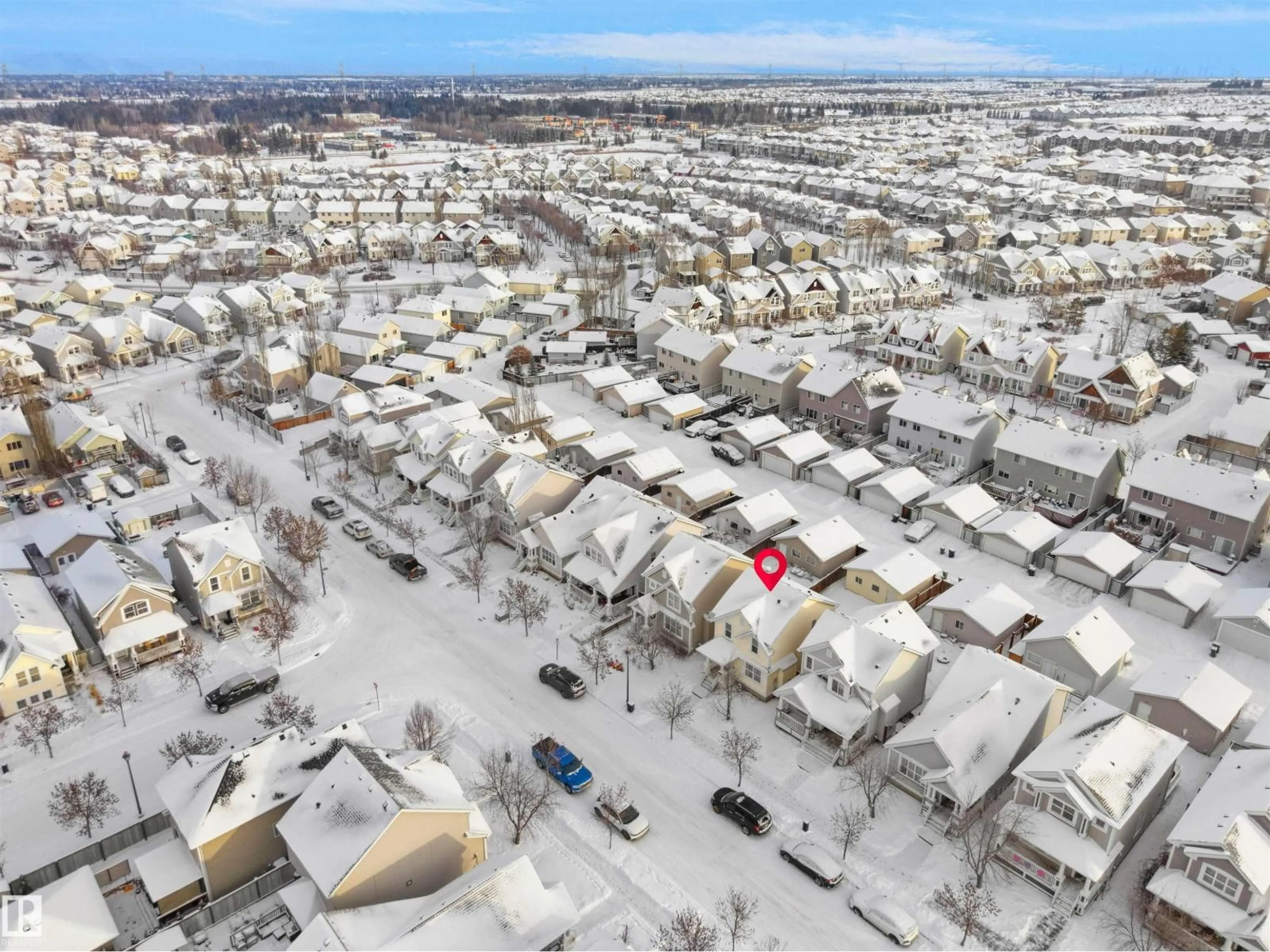 A pic from outside/outdoor area/front of a property/back of a property/a pic from drone, street for 1509 76 ST, Edmonton Alberta T6X1M6