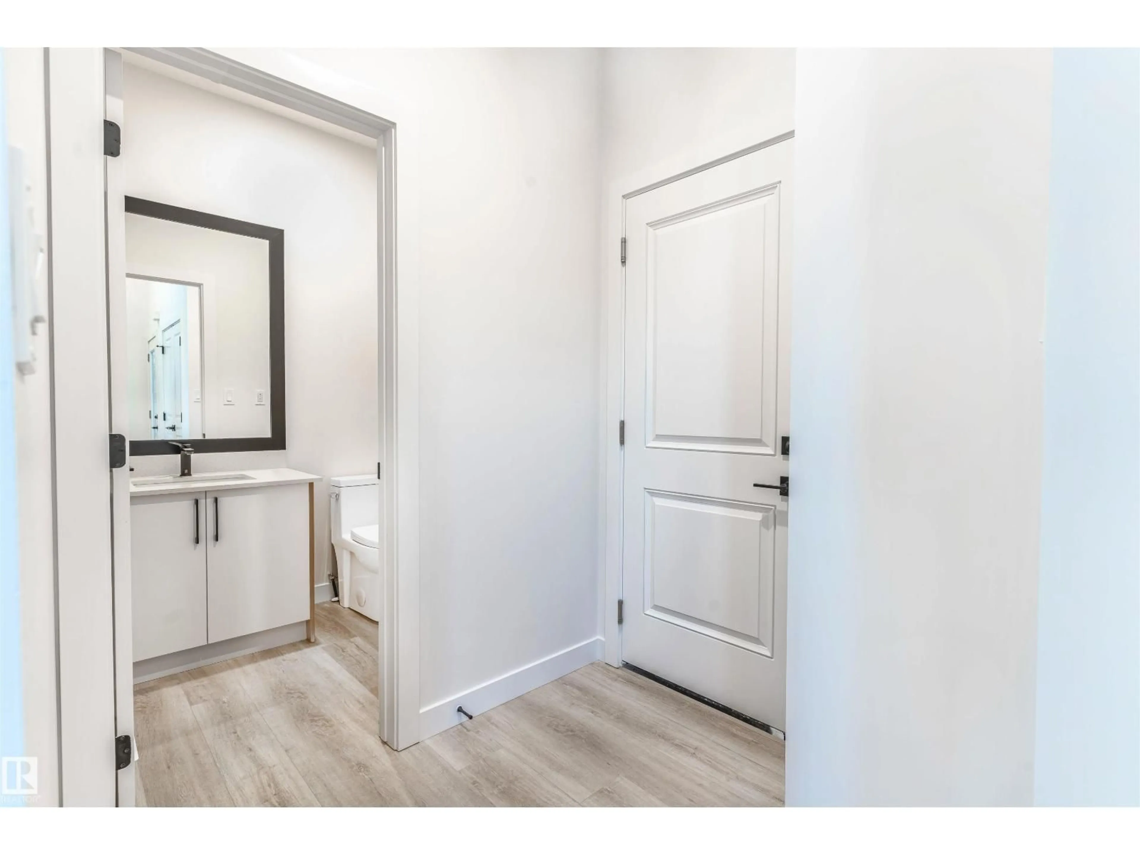 Indoor entryway for 16 AXELWOOD CR, Spruce Grove Alberta T7X4G4