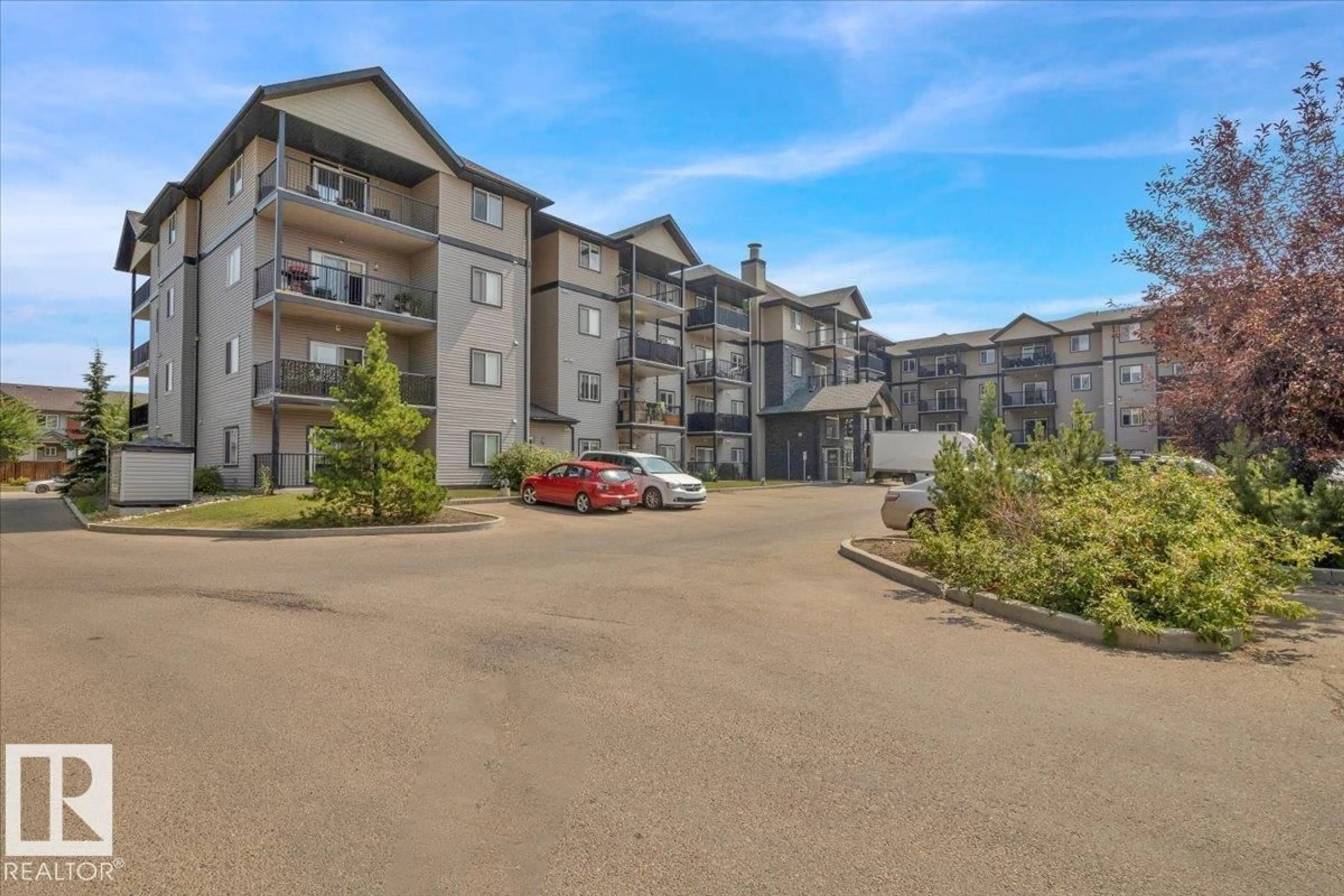 A pic from outside/outdoor area/front of a property/back of a property/a pic from drone, unknown for 219 14808 125 ST NW, Edmonton Alberta T5X0G1