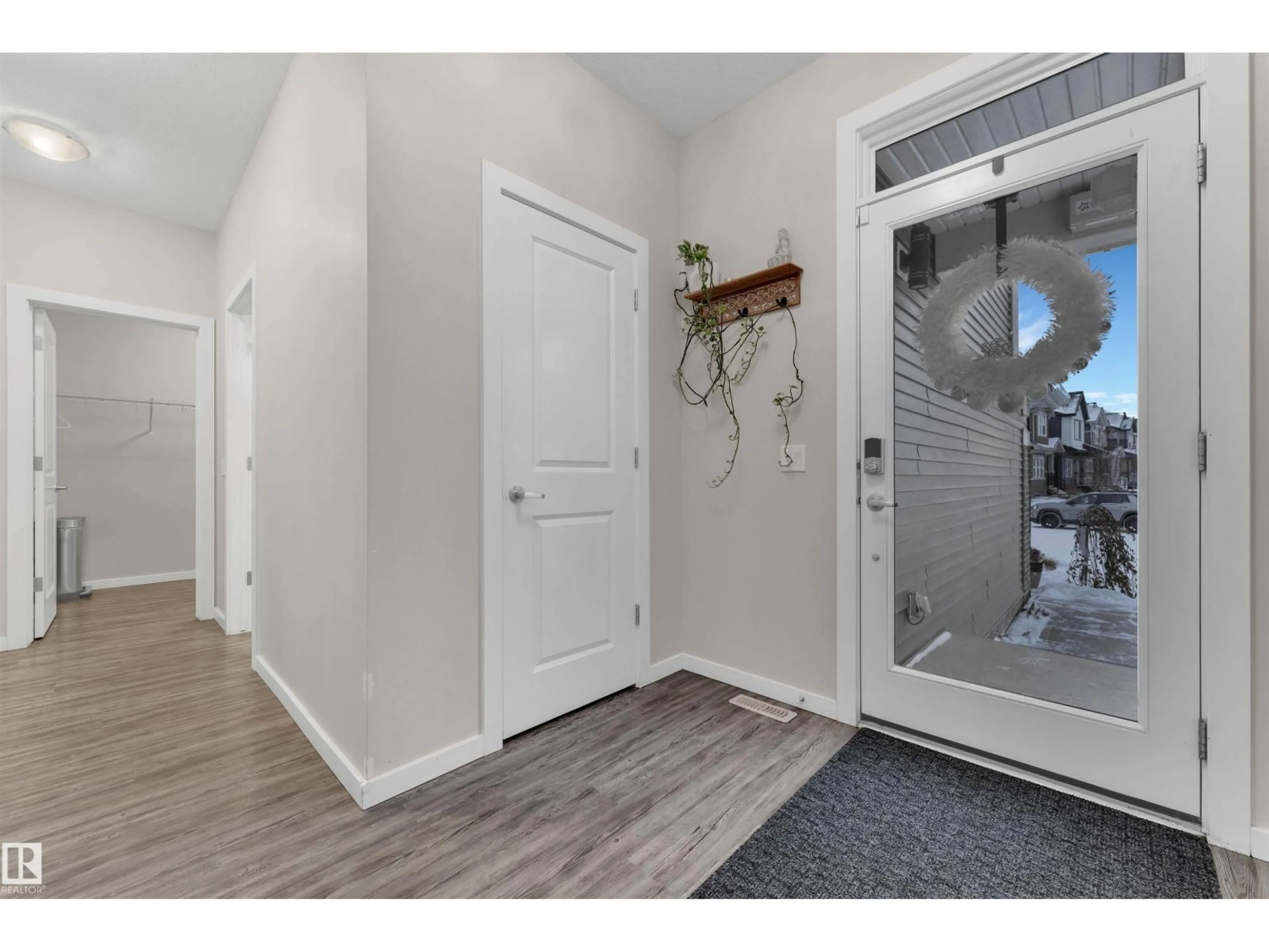 Indoor entryway for 2320 CHOKECHERRY CL, Edmonton Alberta T6X2M7
