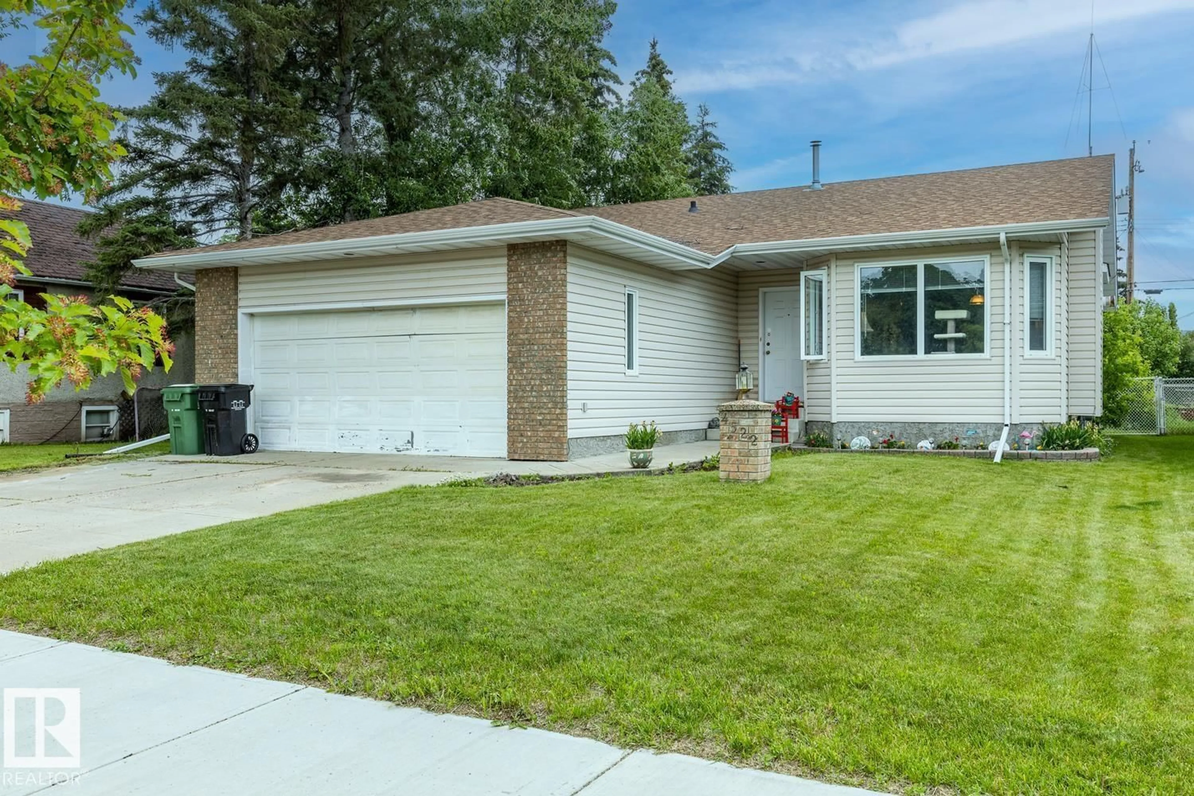 Home with vinyl exterior material, street for 4522 53 AV, Leduc Alberta T9E5X1