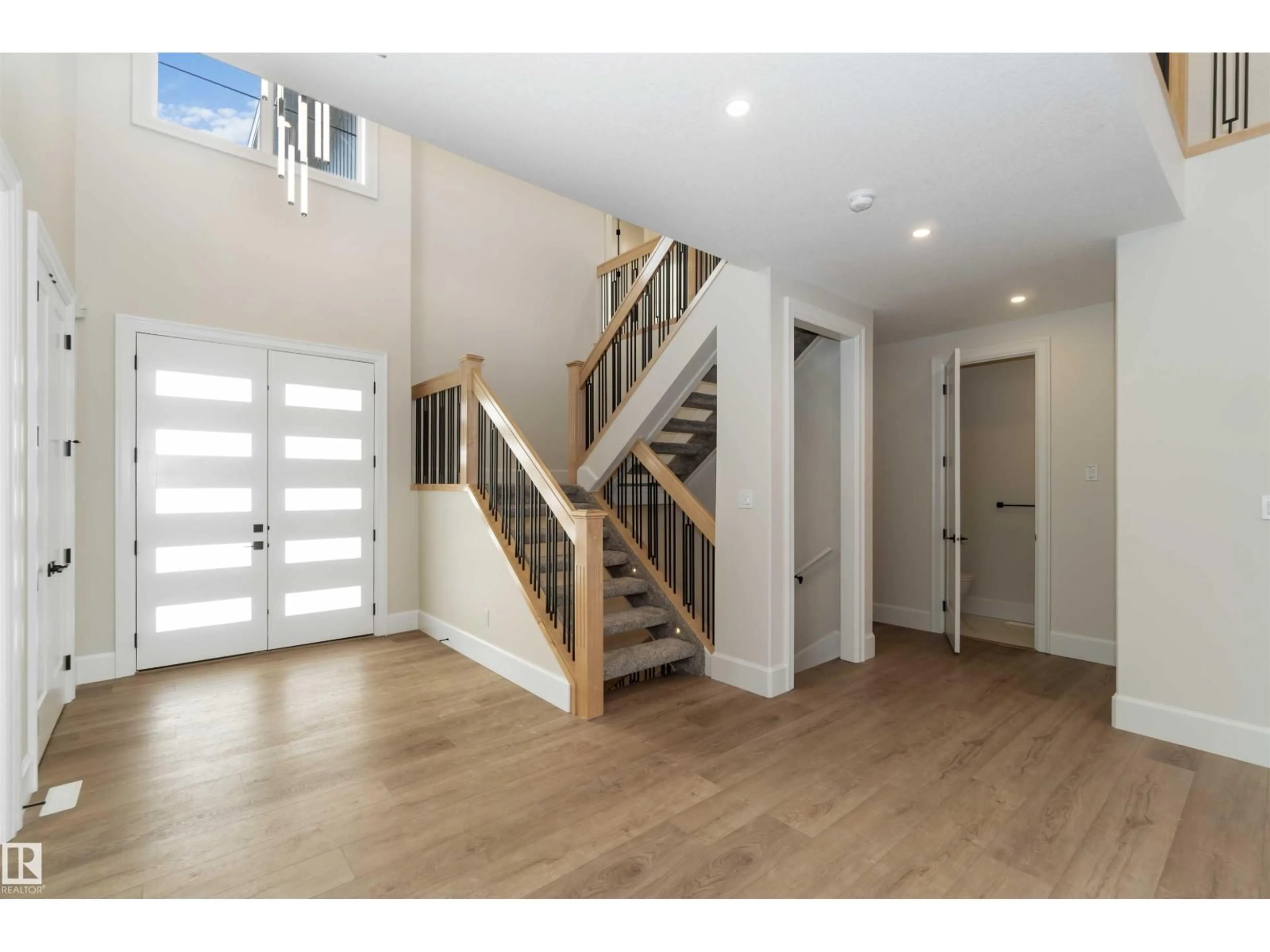 Indoor entryway for 3406 SOLEIL BV, Beaumont Alberta T4X2X8