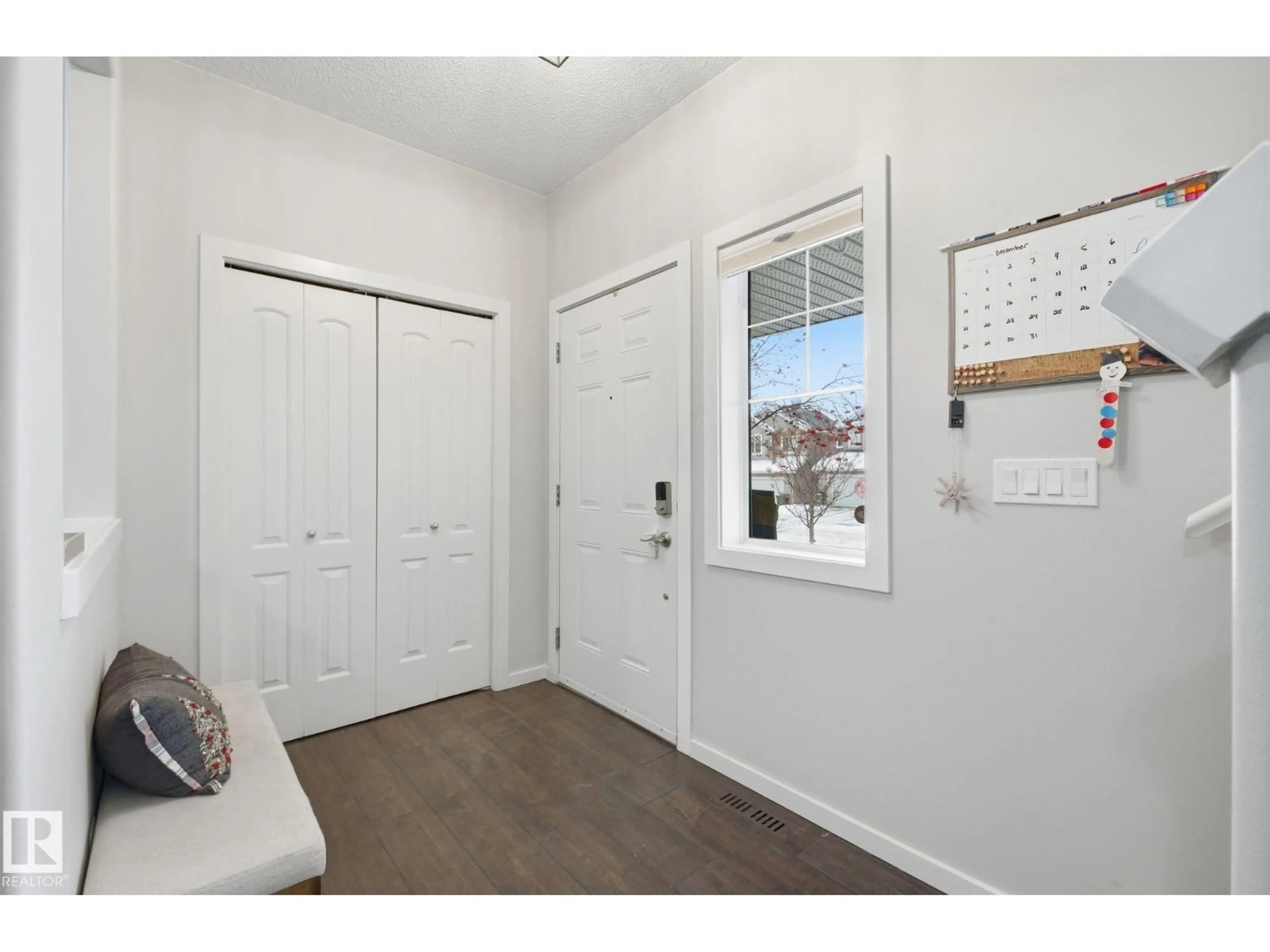 Indoor entryway for 8209 14 AV, Edmonton Alberta T6X0A6