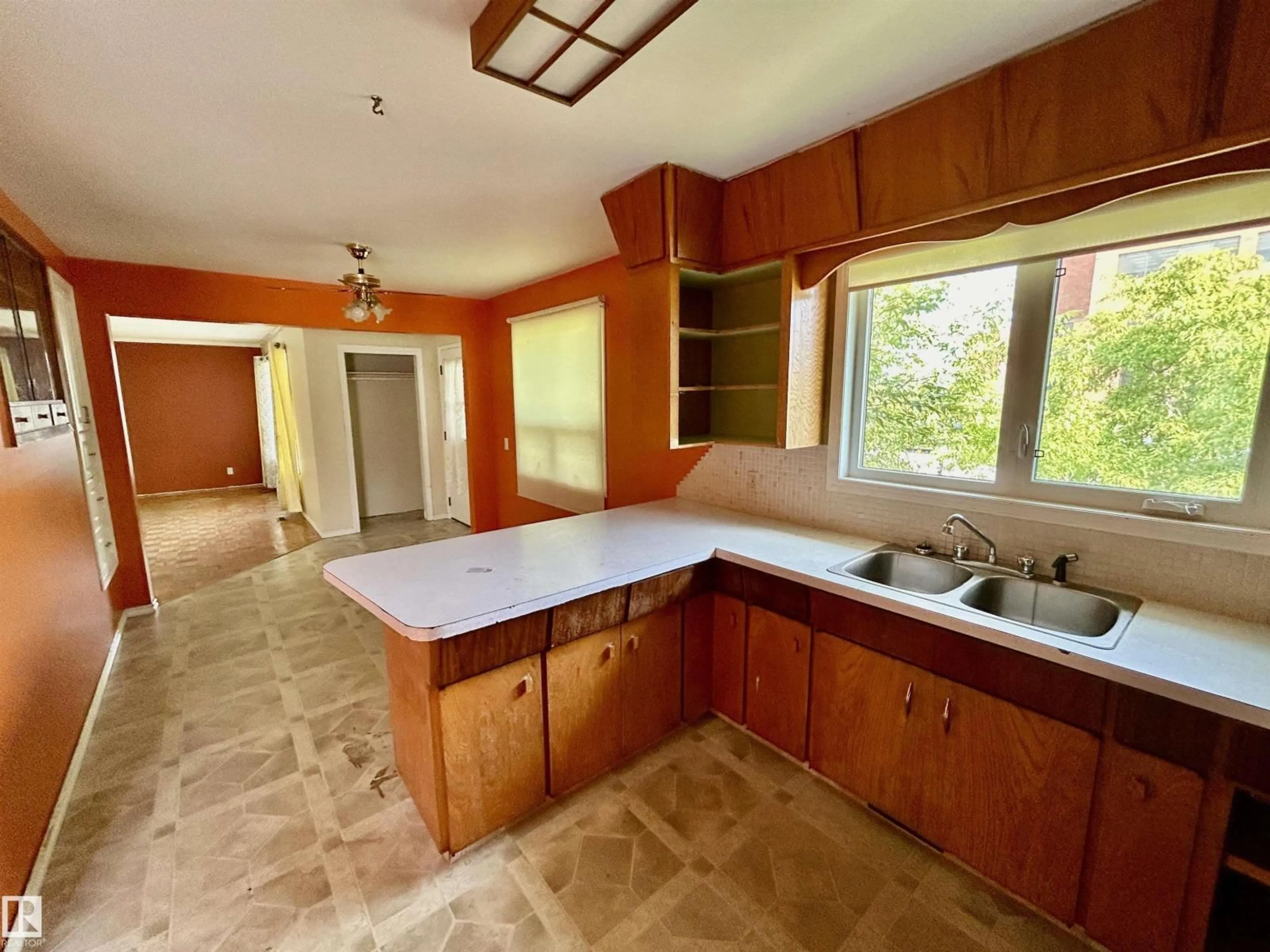 Unknown for 5033 48 AV, St. Paul Town Alberta T0A3A4