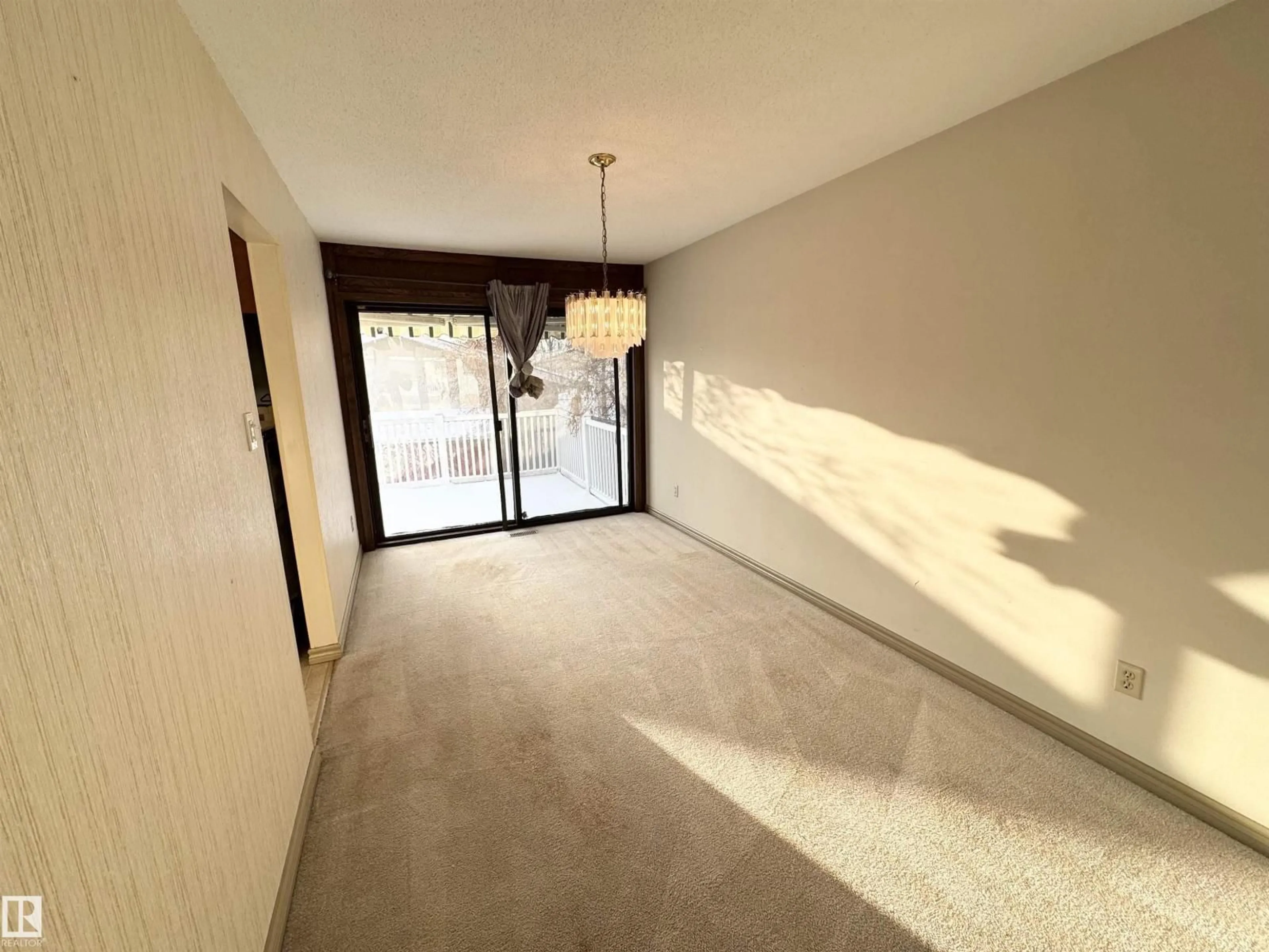 Unknown for 8507 35 AV, Edmonton Alberta T6K0C1