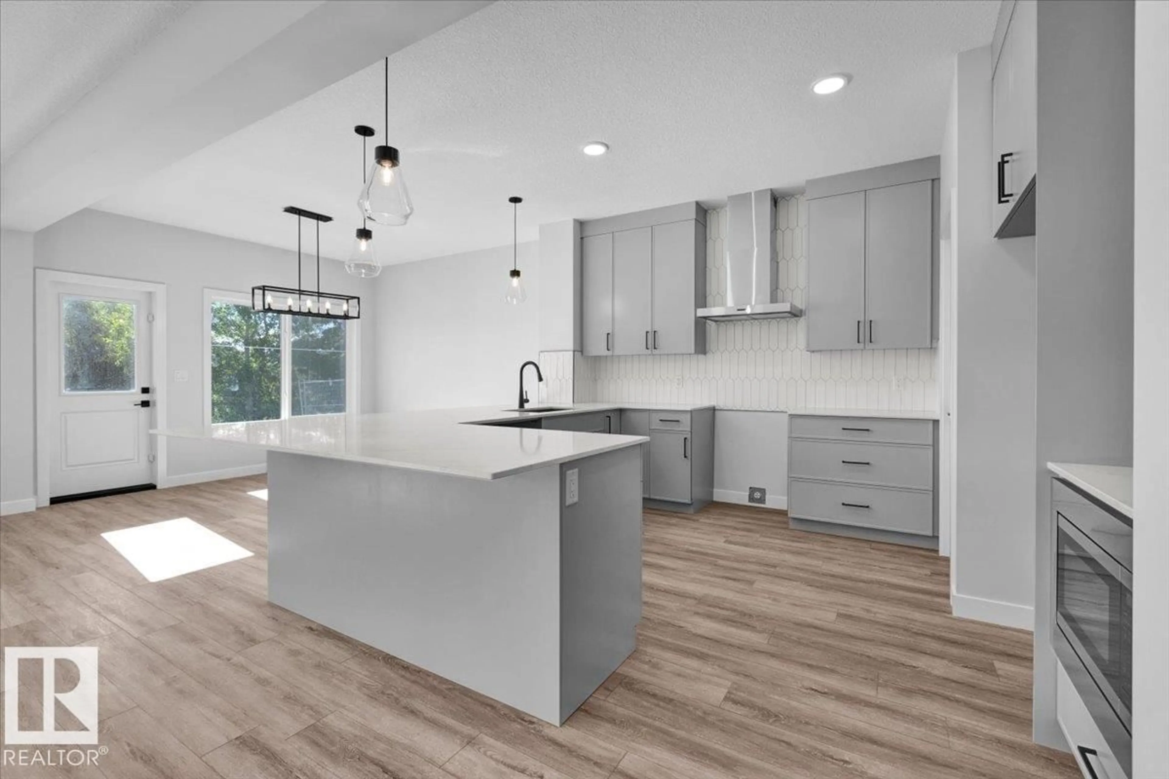 Open concept kitchen, unknown for 1162 GENESIS LAKE BV, Stony Plain Alberta T7Z0K5