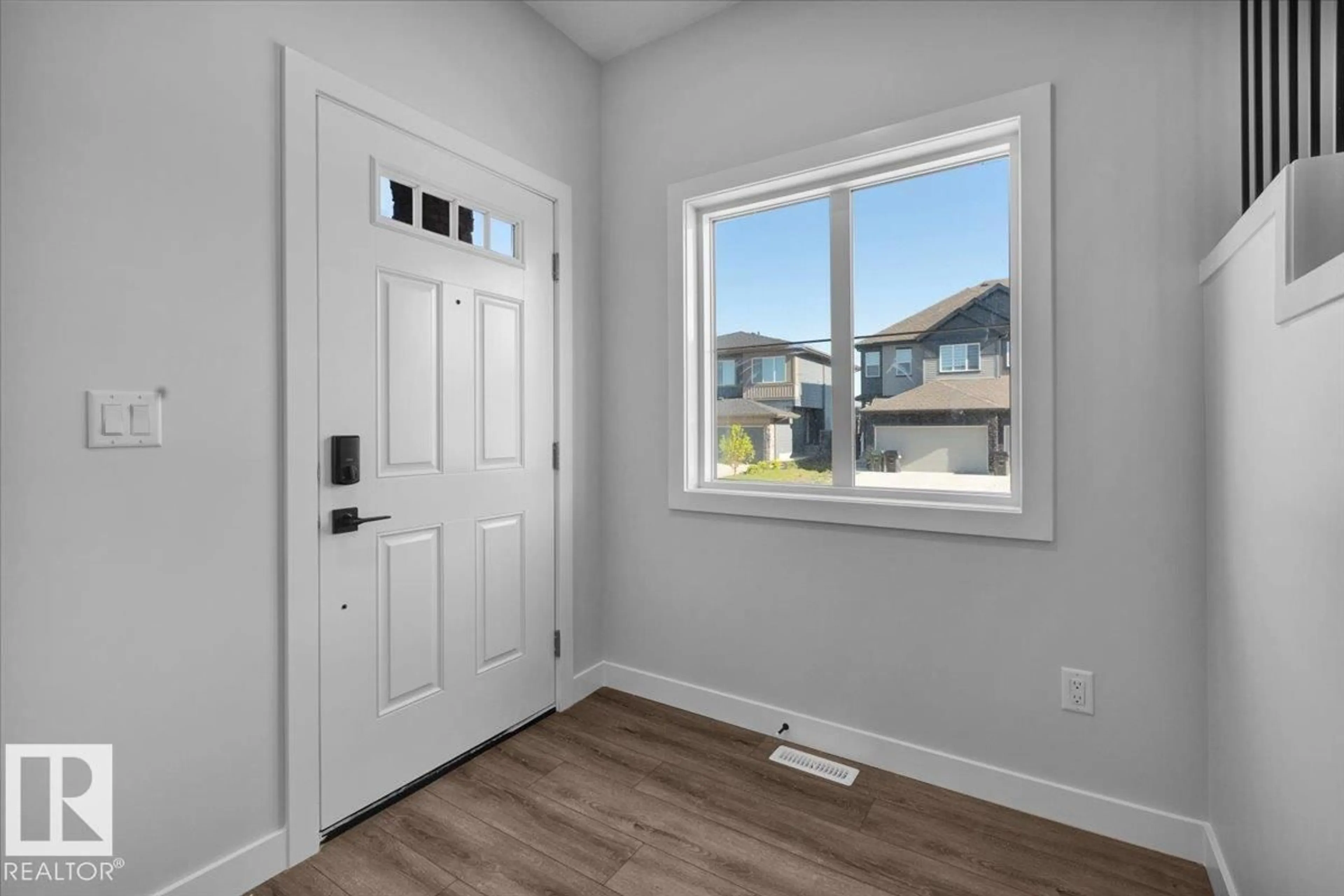 Indoor entryway for 1162 GENESIS LAKE BV, Stony Plain Alberta T7Z0K5