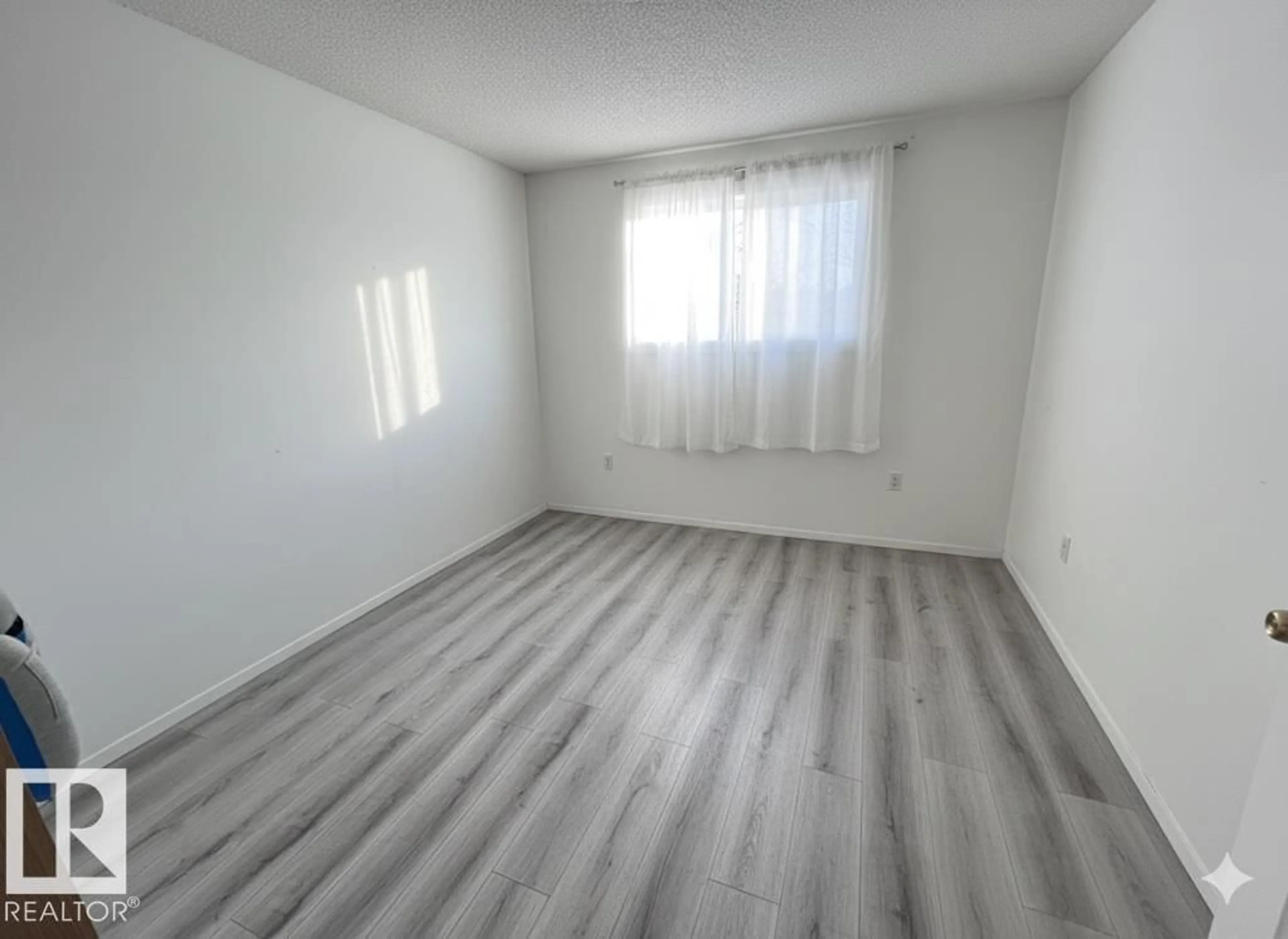 A pic of a room for #212 - 2620 MILL WOODS RD E, Edmonton Alberta T6L5K6