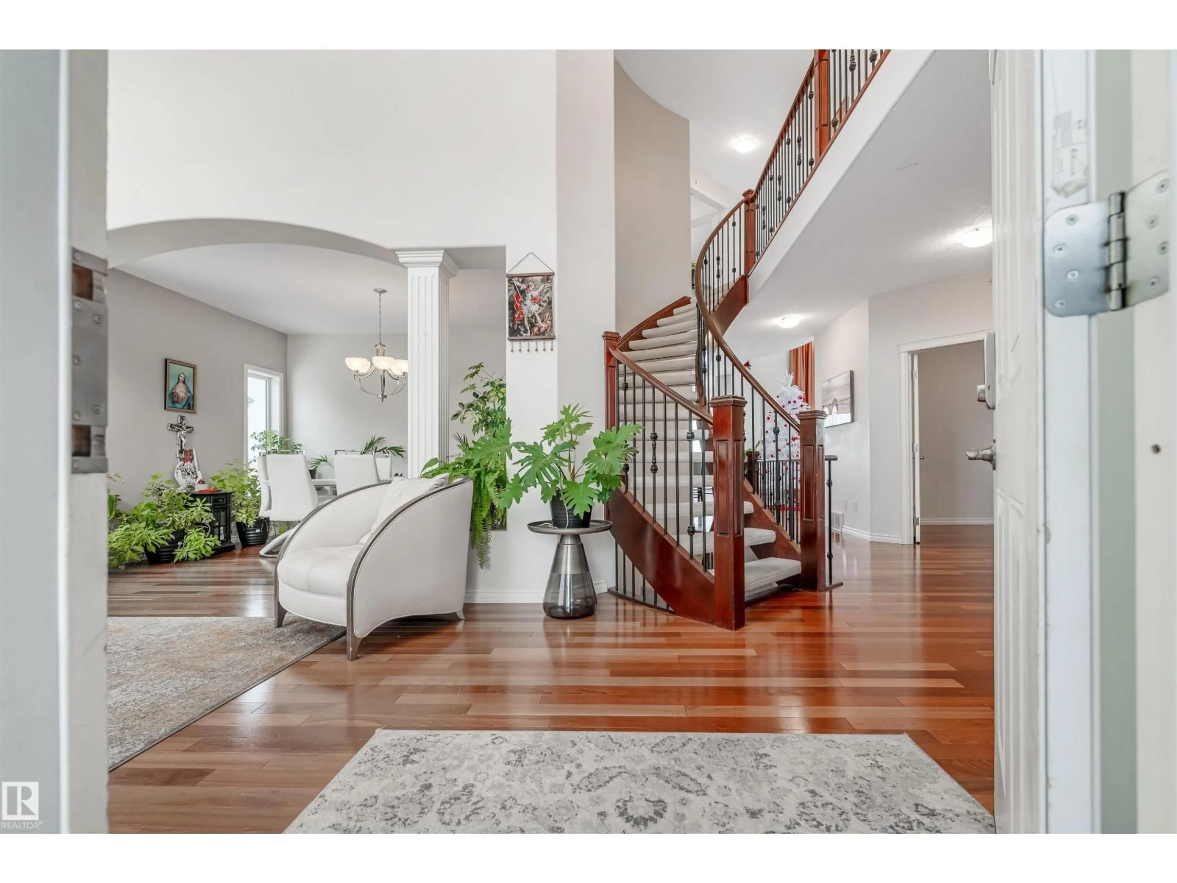 Indoor entryway for NW - 20524 58 AV, Edmonton Alberta T6M2Z5