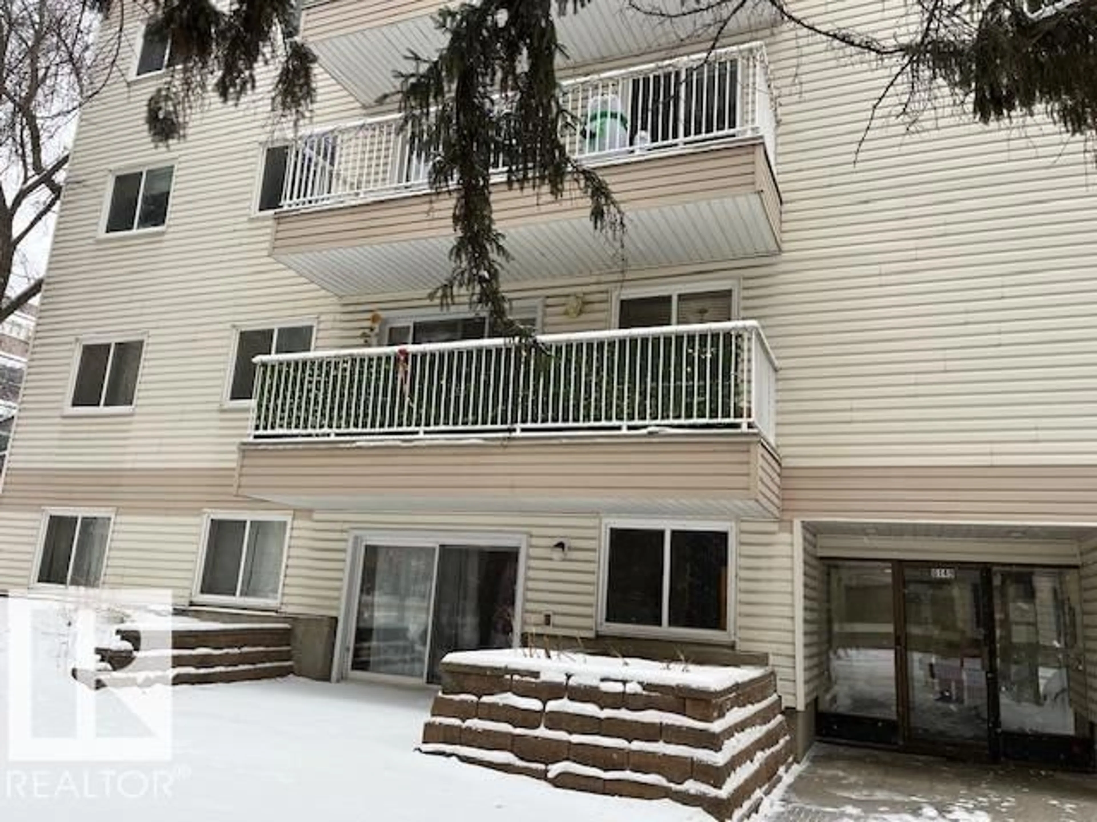 Patio, unknown for 206 - 8149 111 ST NW, Edmonton Alberta T6G2P1