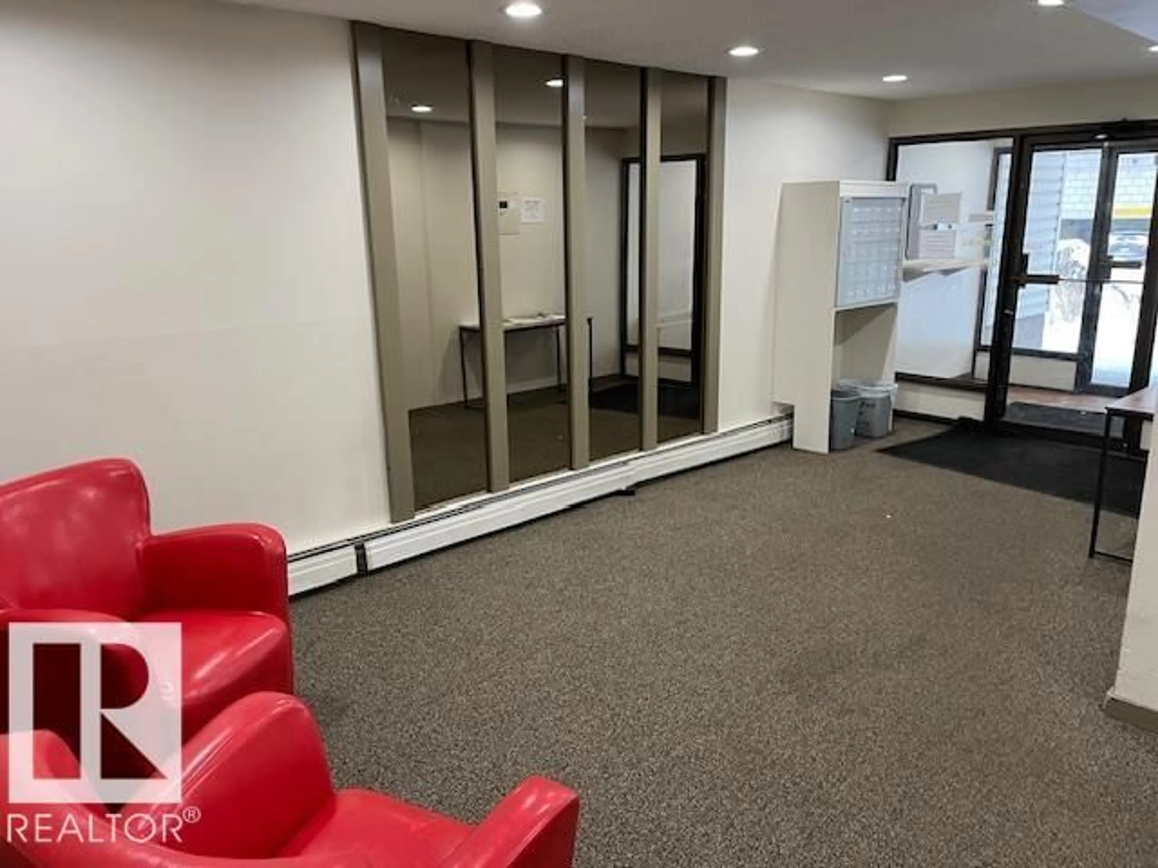 A pic of a room for 206 - 8149 111 ST NW, Edmonton Alberta T6G2P1