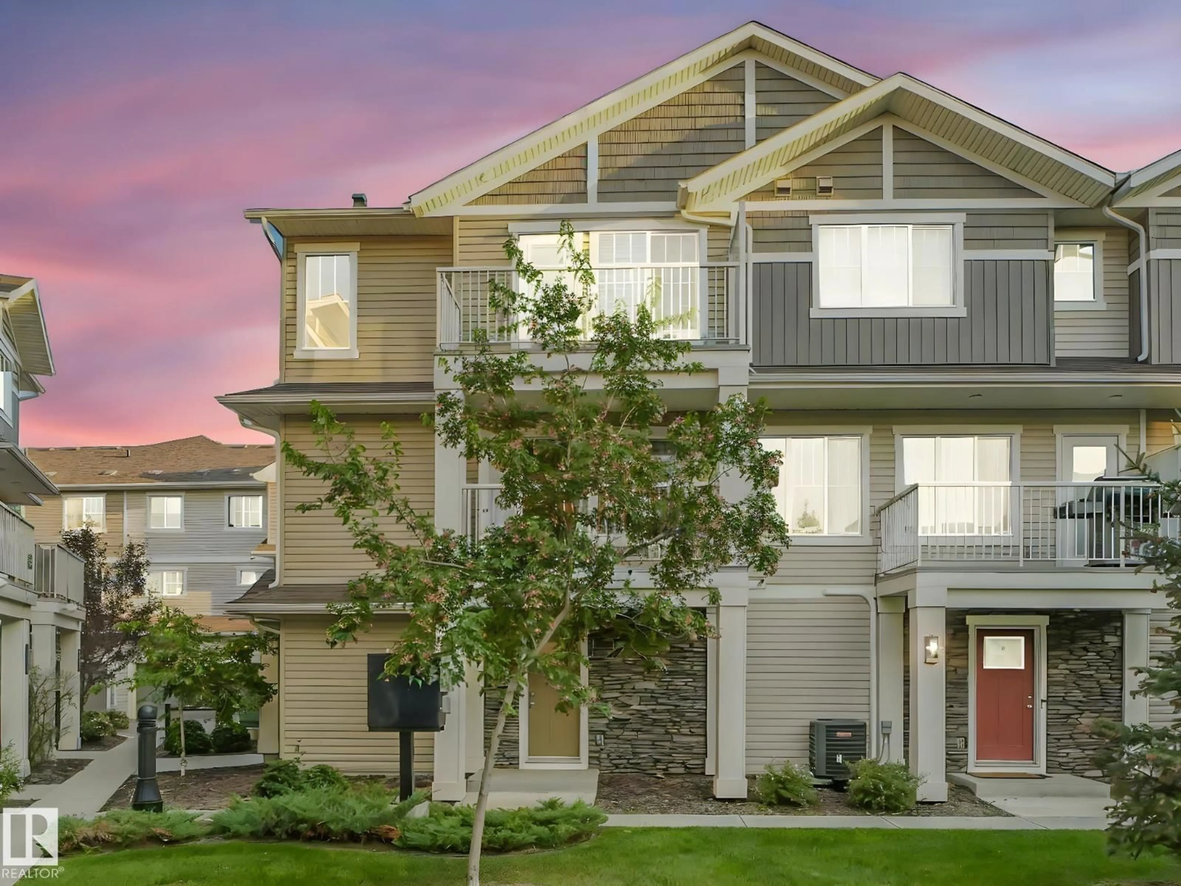 Home with vinyl exterior material, street for #86 - 17832 78 ST, Edmonton Alberta T5Z0P7