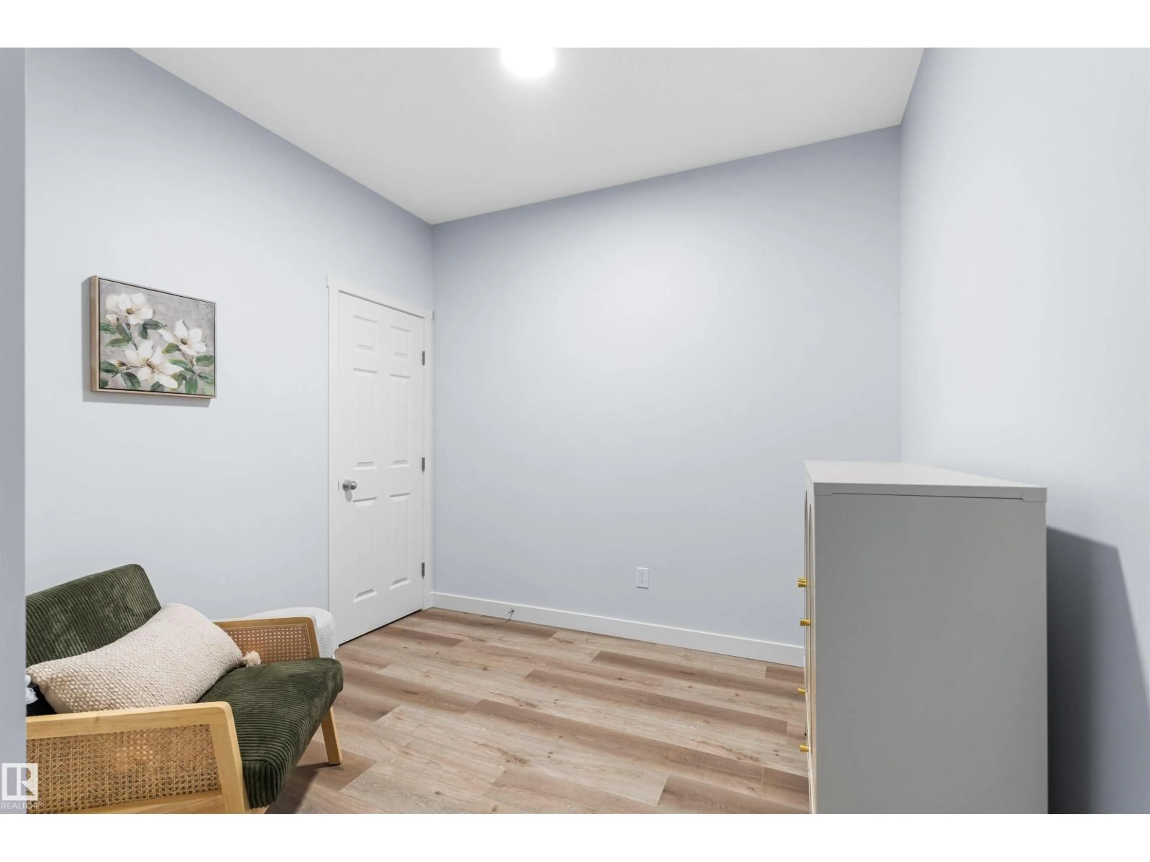 Unknown for NW - 2013 209A ST, Edmonton Alberta T6M3C8