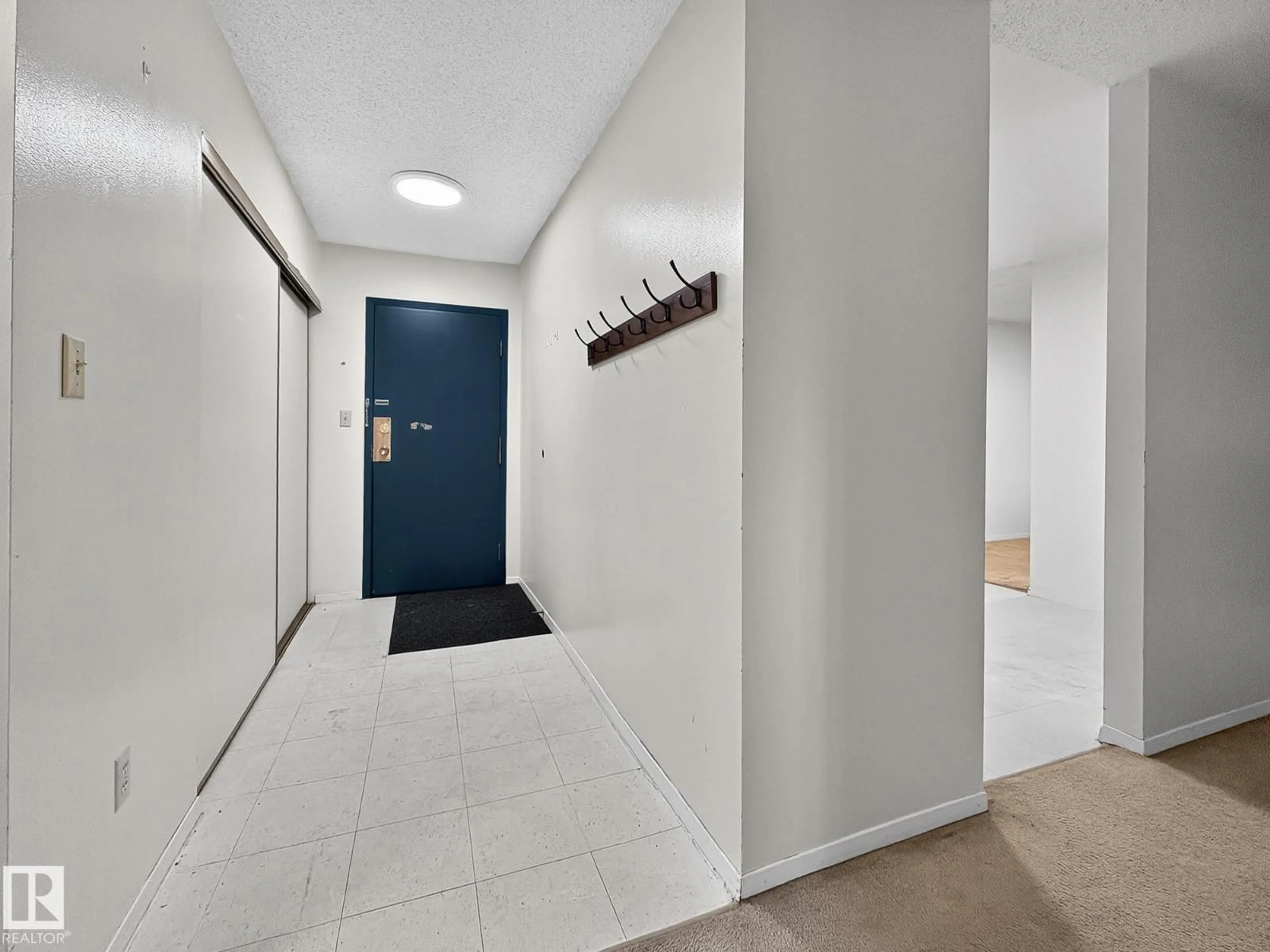 Indoor foyer for #406 - 2620 MILL WOODS RD E, Edmonton Alberta T6L5K6