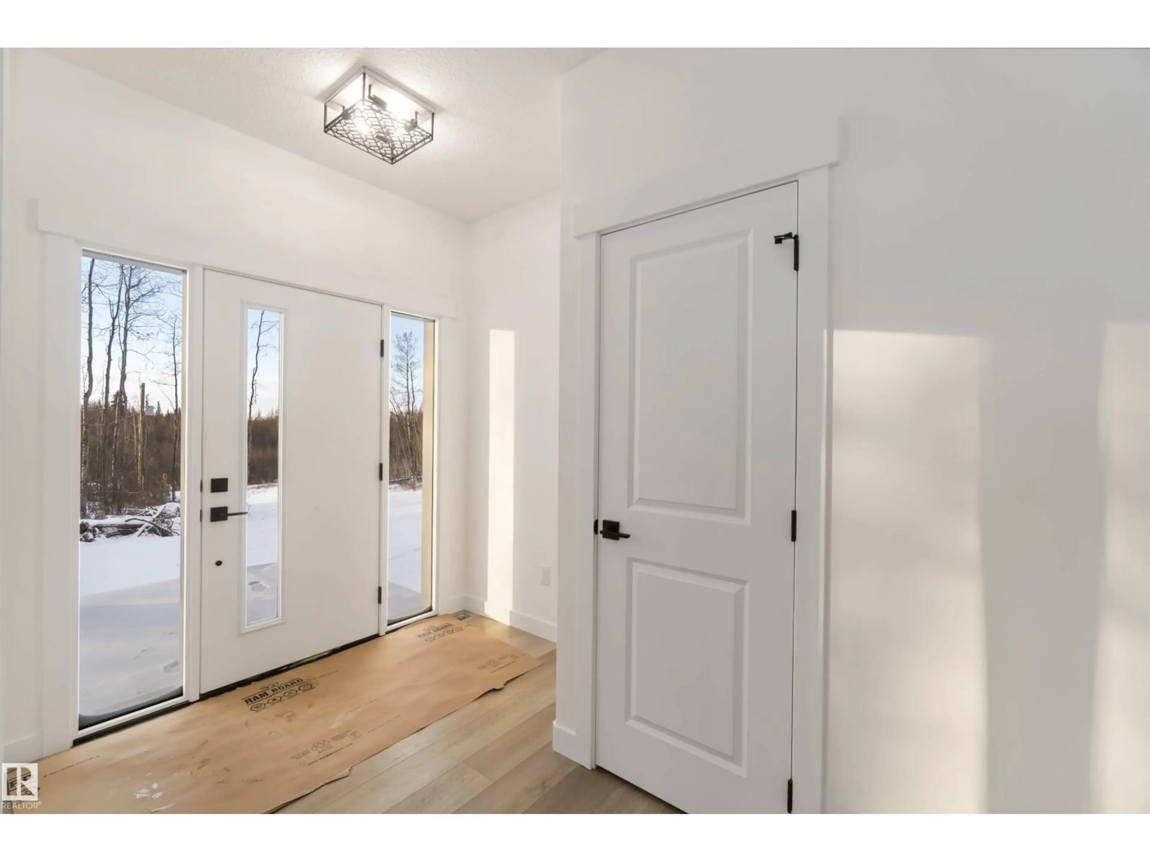 Indoor entryway for 3014 TWP ROAD 540, Rural Lac Ste. Anne County Alberta T0E1V2