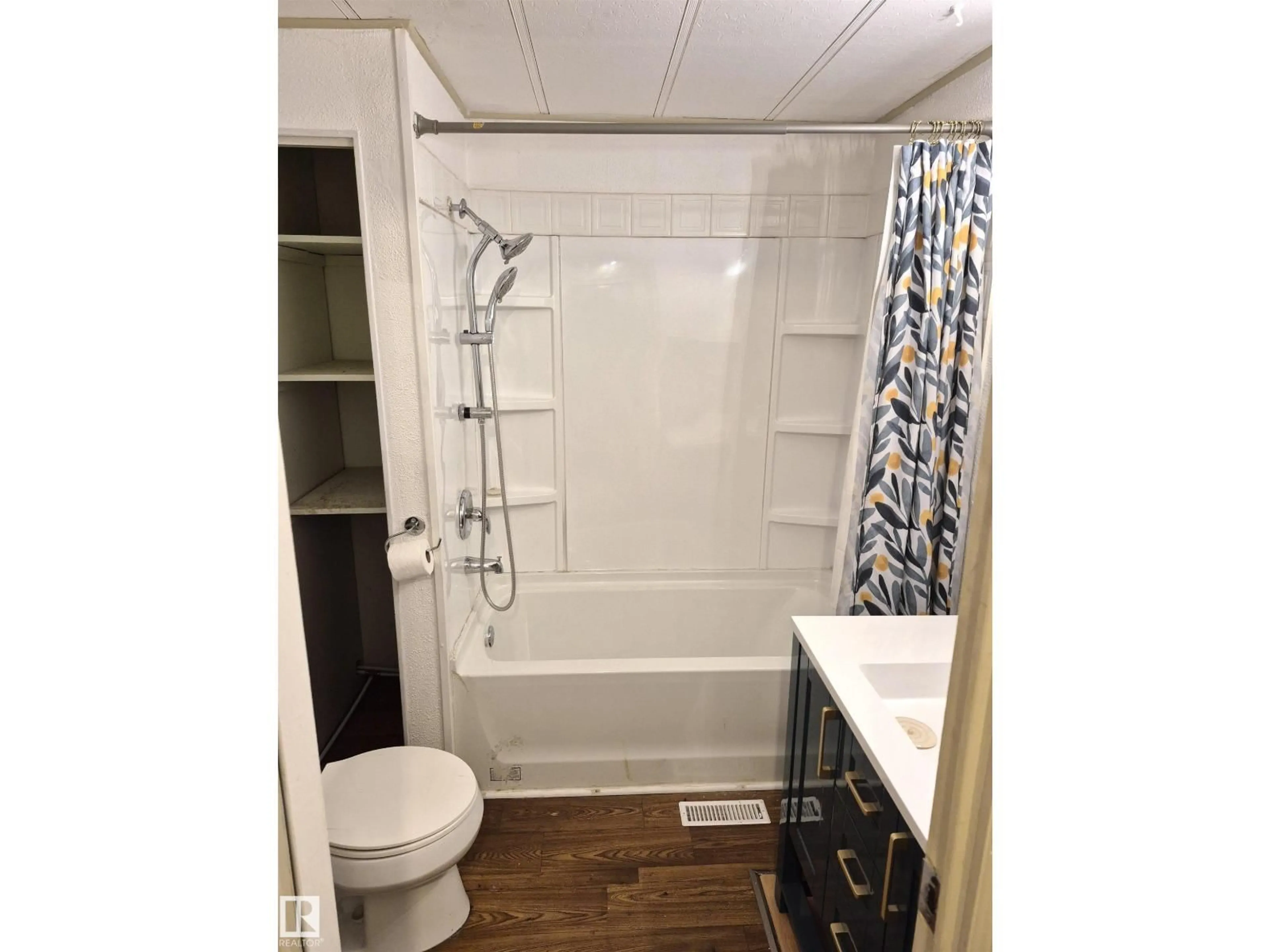 Standard bathroom, unknown for 1 - 5612 53 AV, Cold Lake Alberta T9M1R8