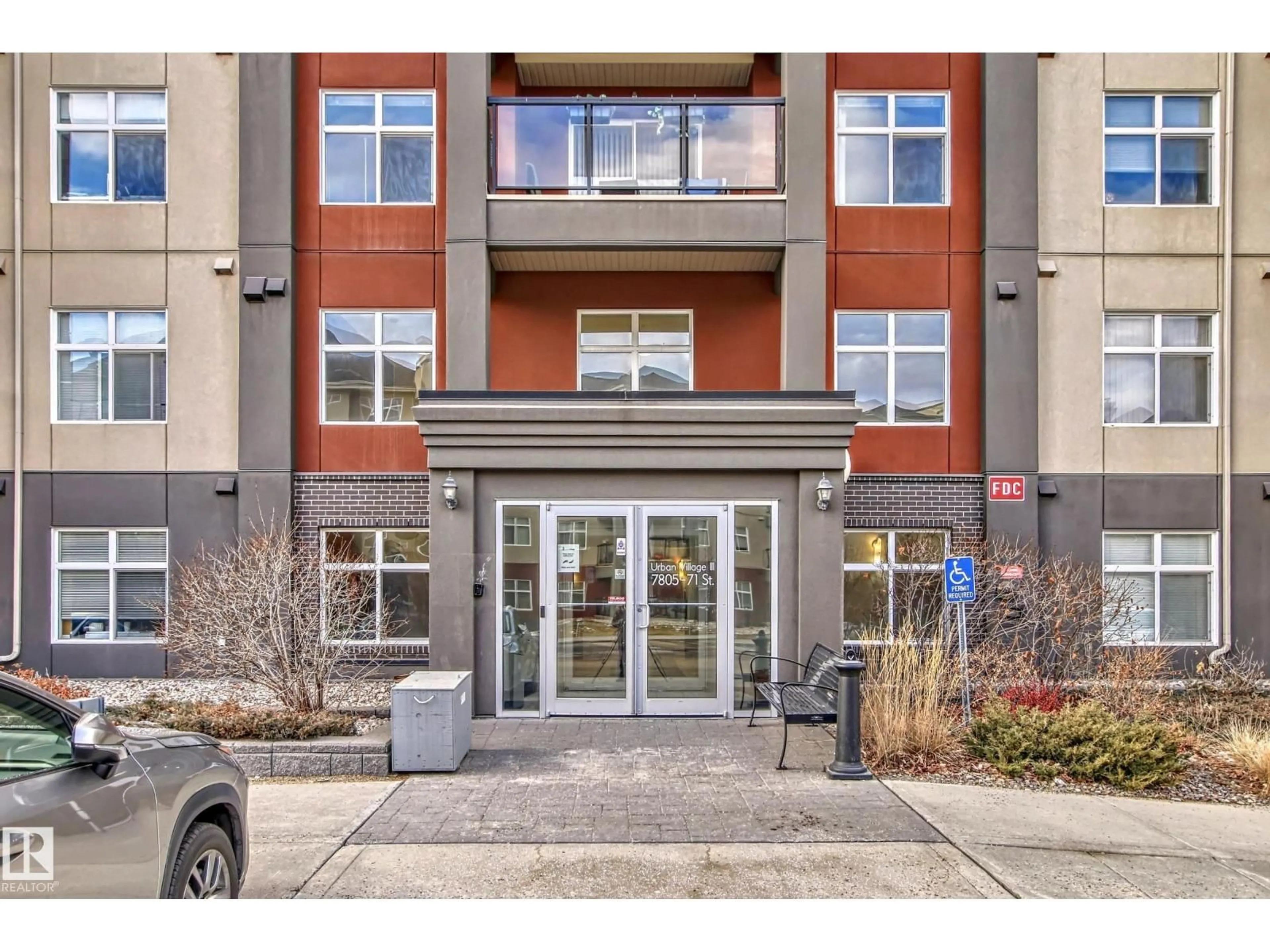 Indoor entryway for 457 7805 71 ST NW, Edmonton Alberta T6B3V6